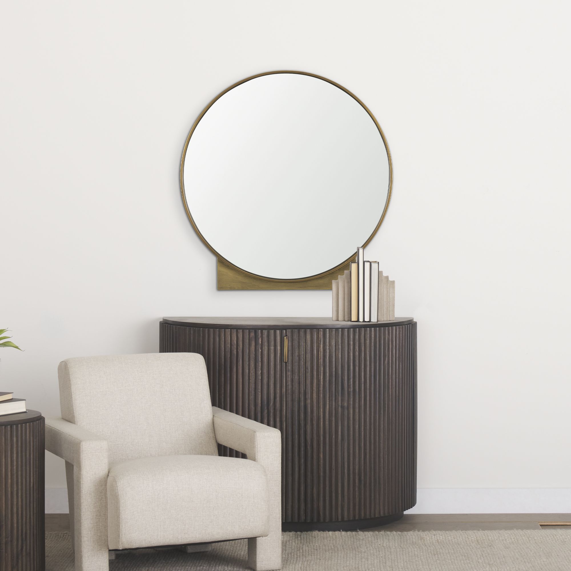 Mercana Tillie Round Wall Mirror with Metal Frame - Gold