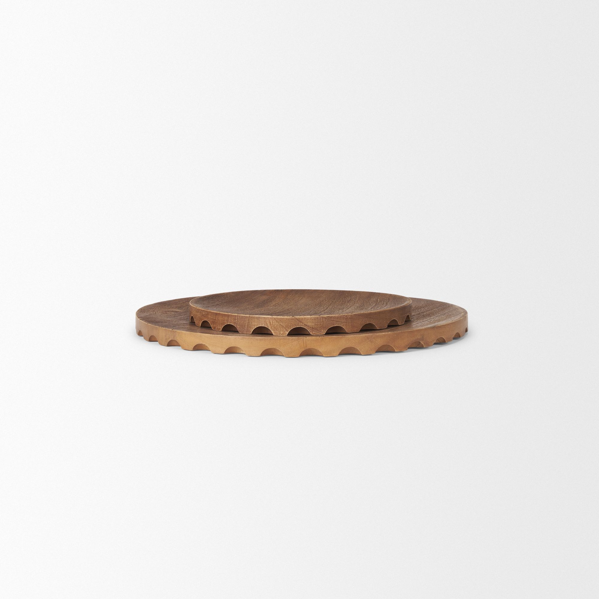 Mercana - Waverly Round Light Brown Wood Scalloped Edged Trays