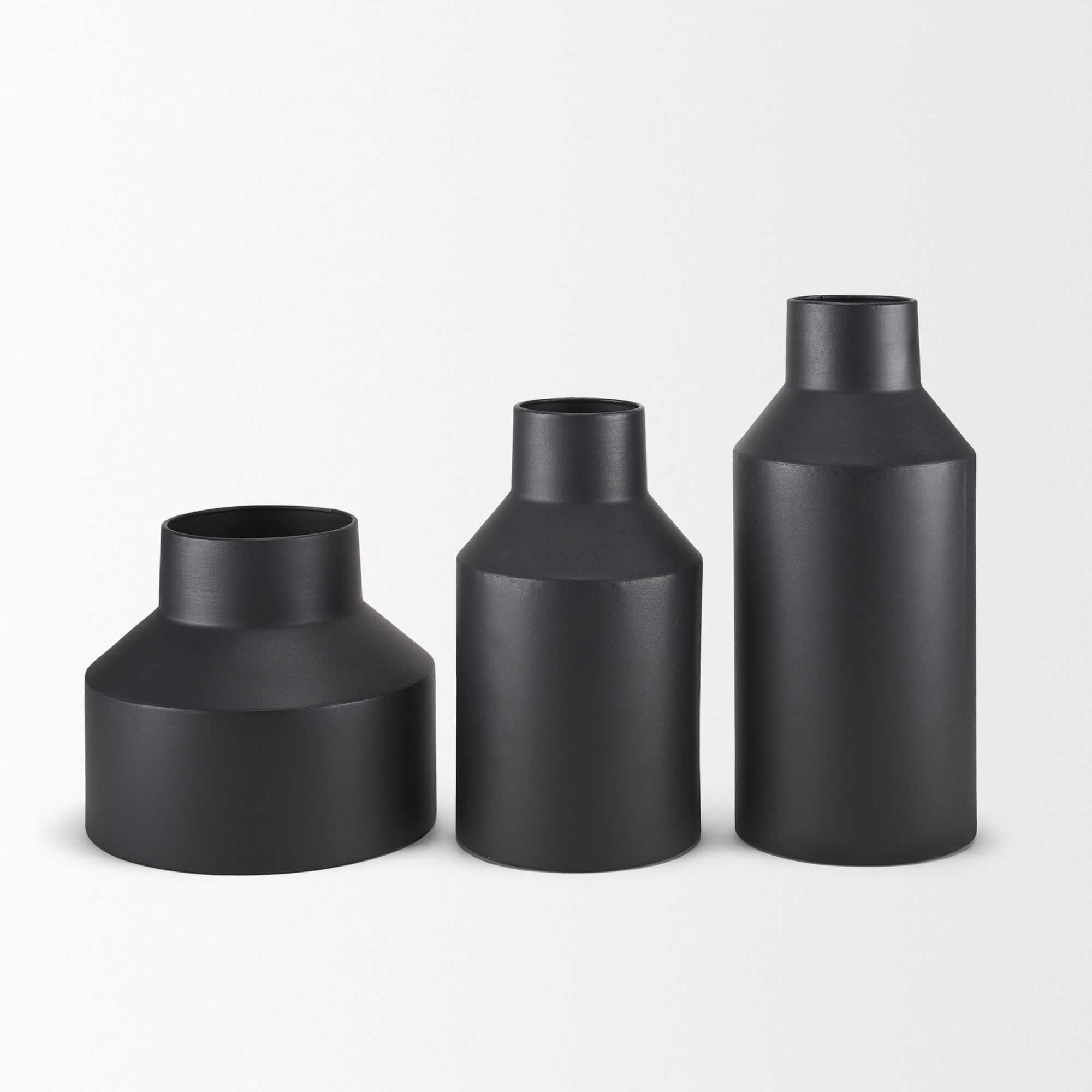 Mercana Tosca Small Matte Black Metal Vase - Black