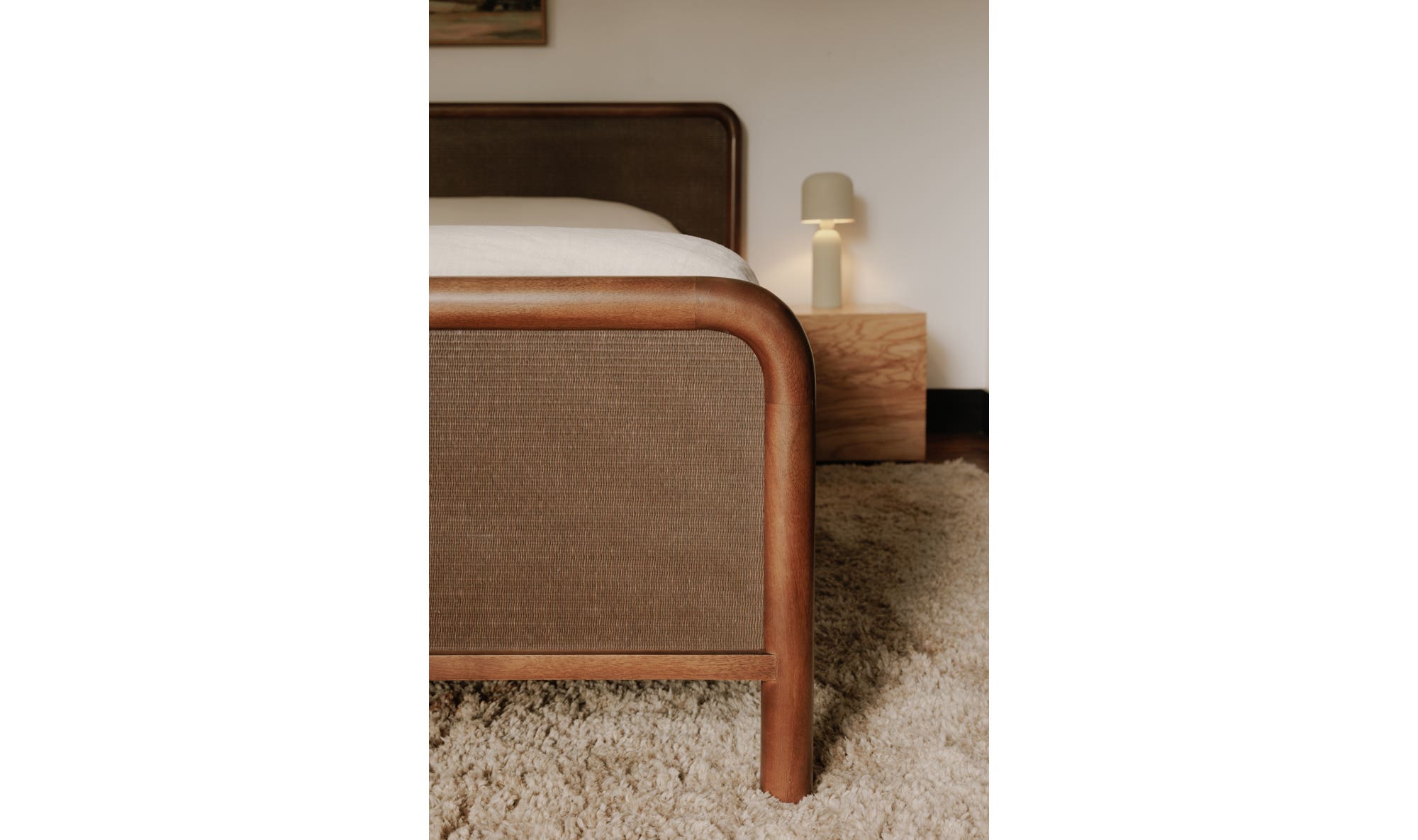 Moe's Rye Modern Bed - Warm Brown