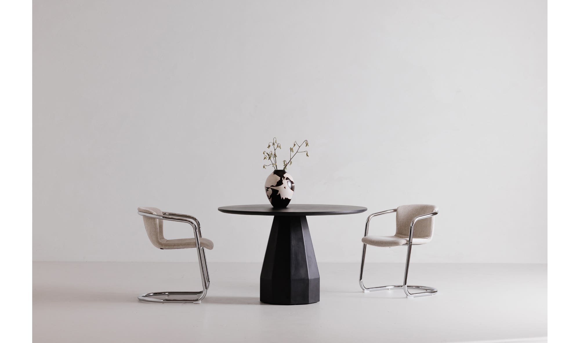 Moe's Templo Contemporary Round Dining Table - Black