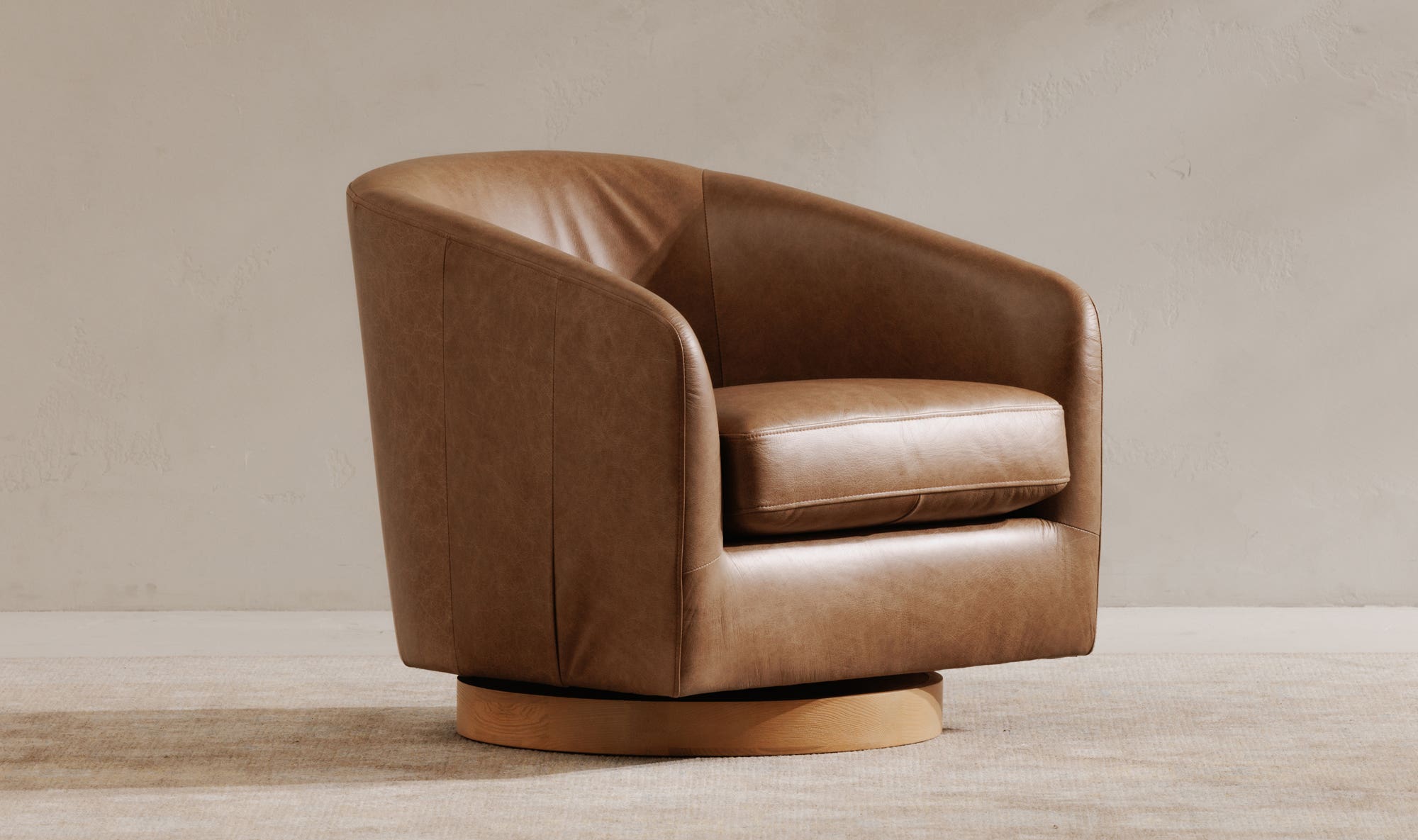 Moe's Oscy Swivel Chair - Tan