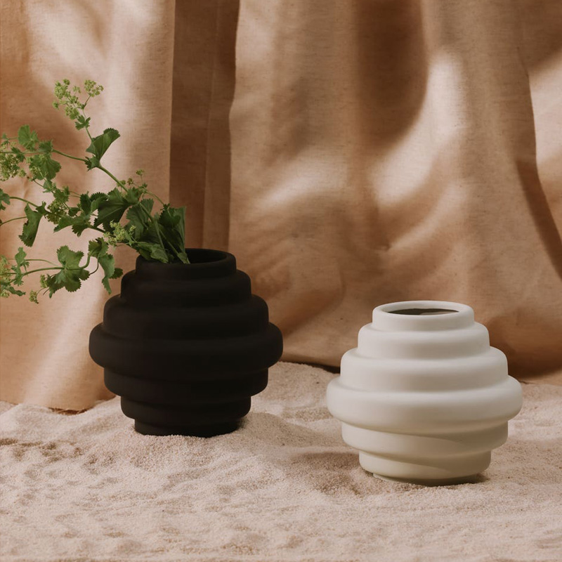 Moe's Mish Vase - Black