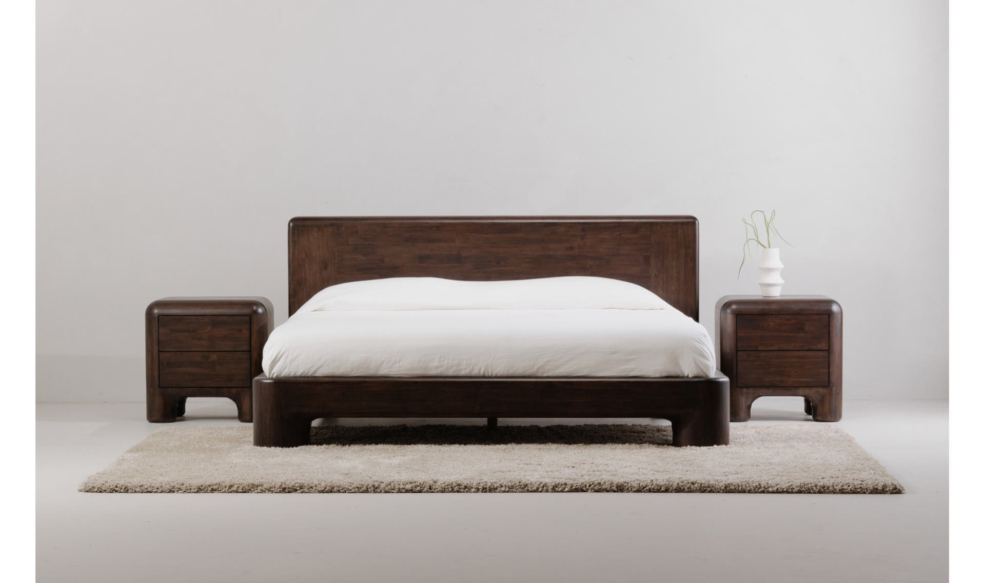 Moe's - Rowan Mid-Century Modern Bed