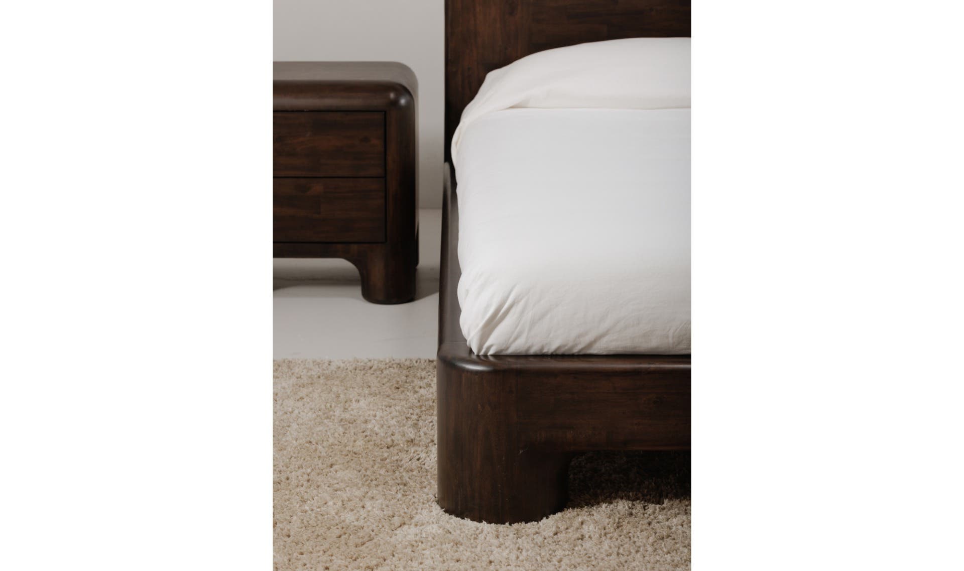 Moe's Rowan Mid-Century Modern Queen Size Bed - Dark Brown