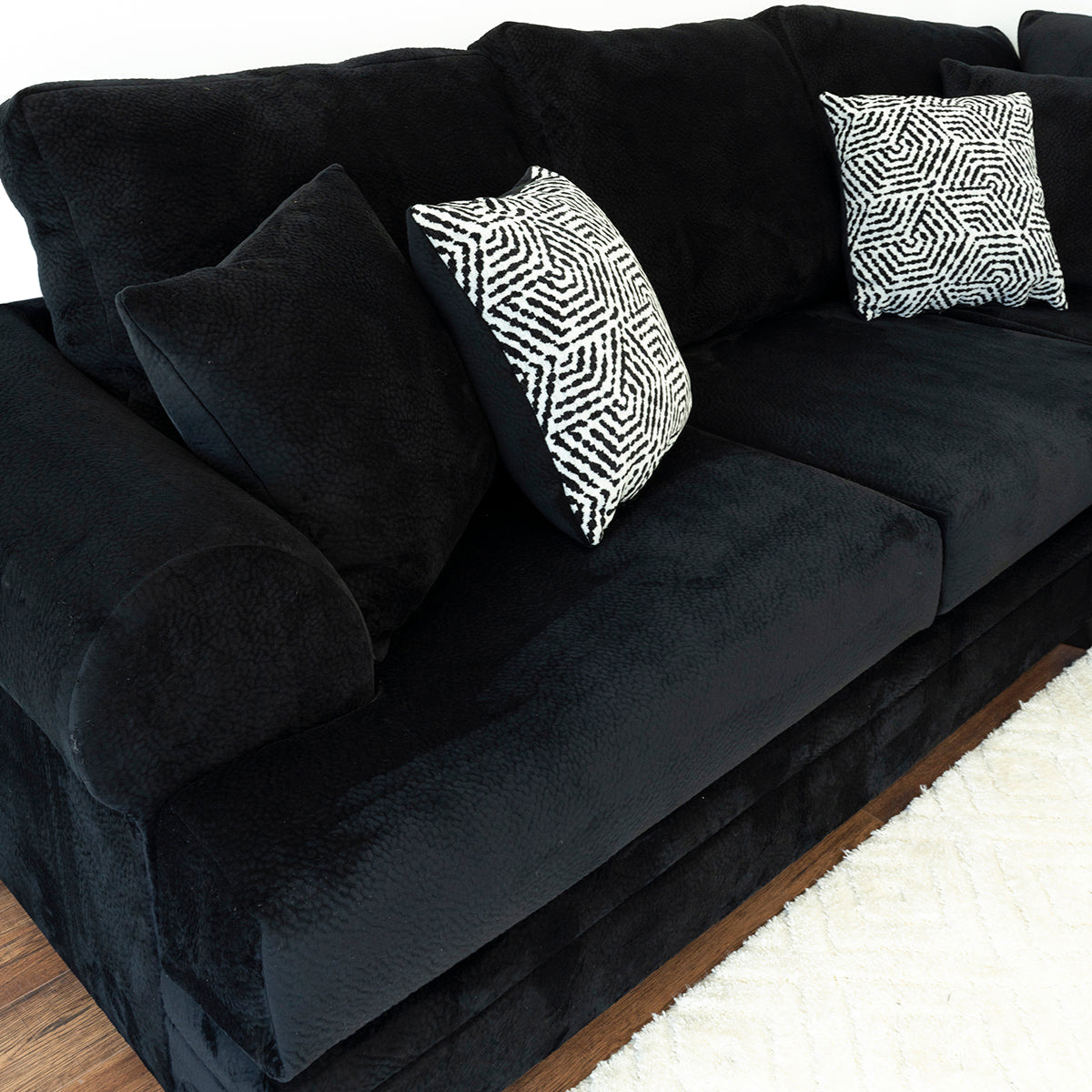 Nova Jamba Sectional - Black