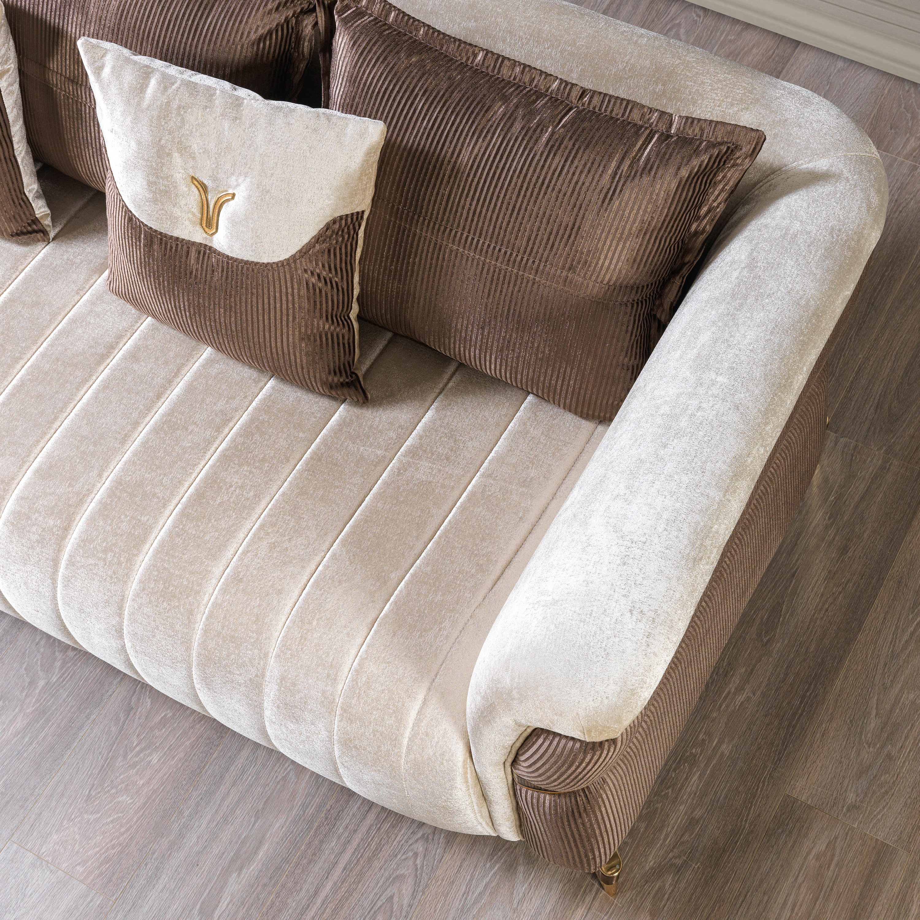 Nova - Leina Velvet Loveseat in Ivory-Coffee