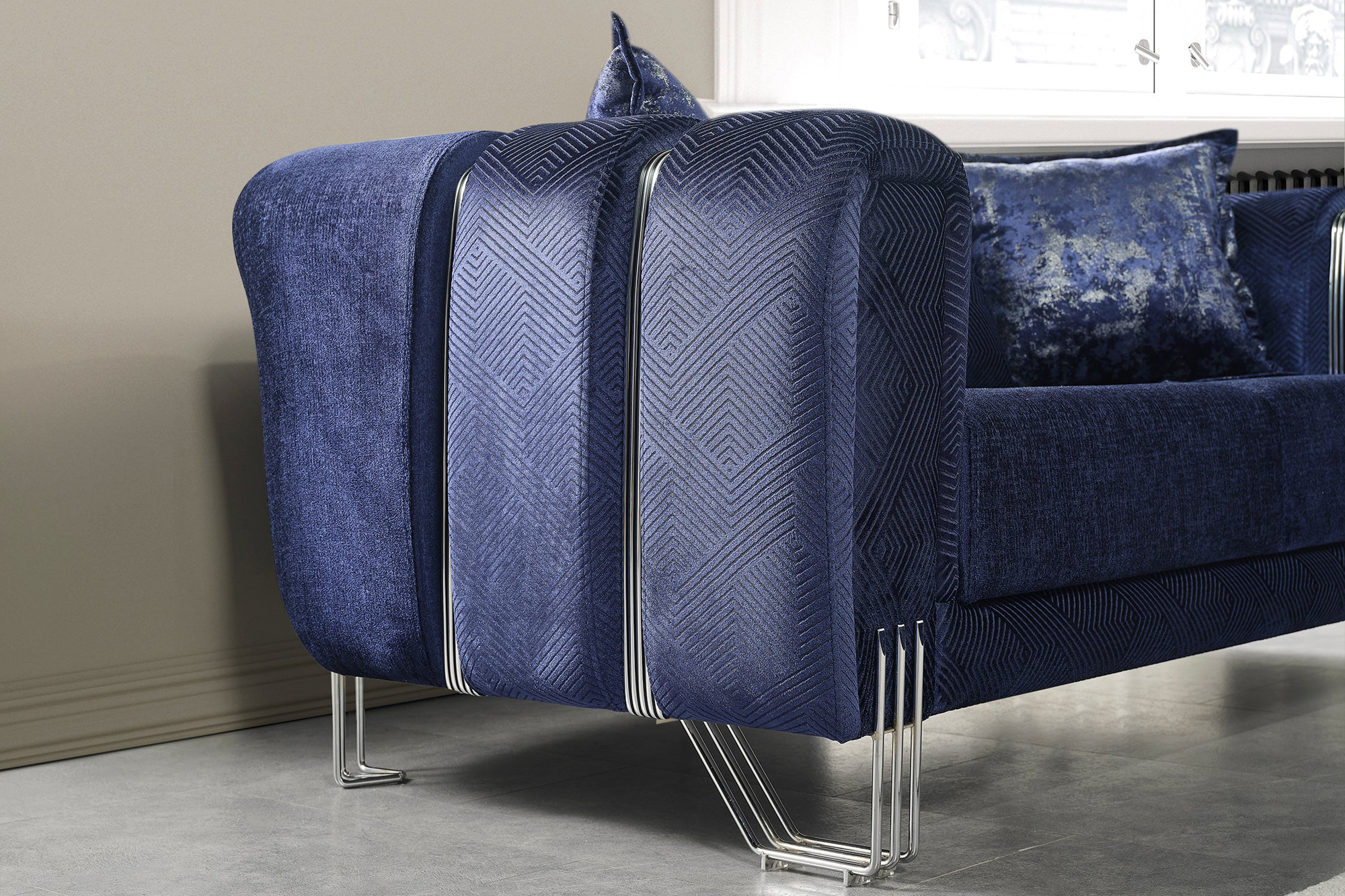 Nova Santana Velvet Loveseat - Navy