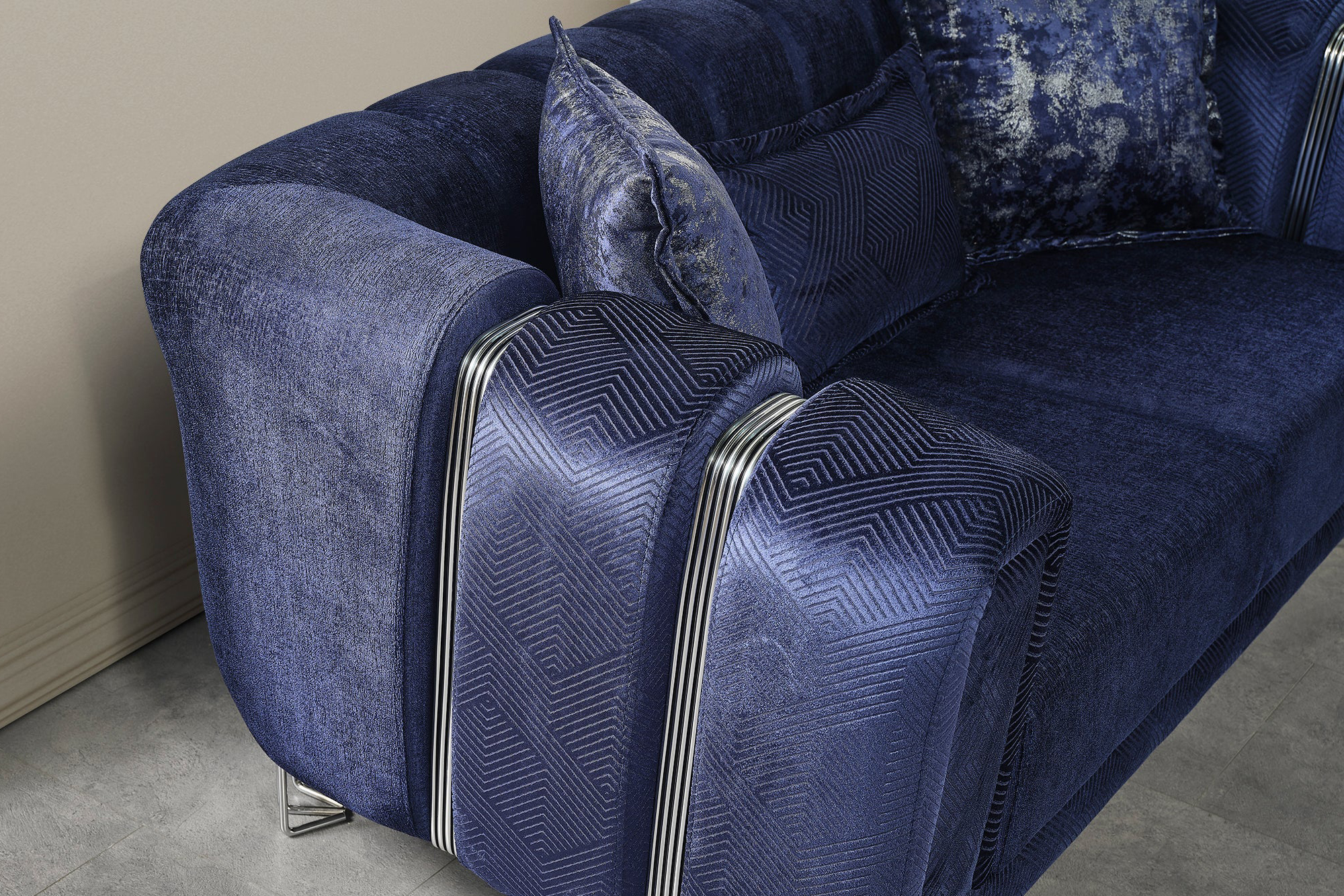 Nova Santana Velvet Loveseat - Navy