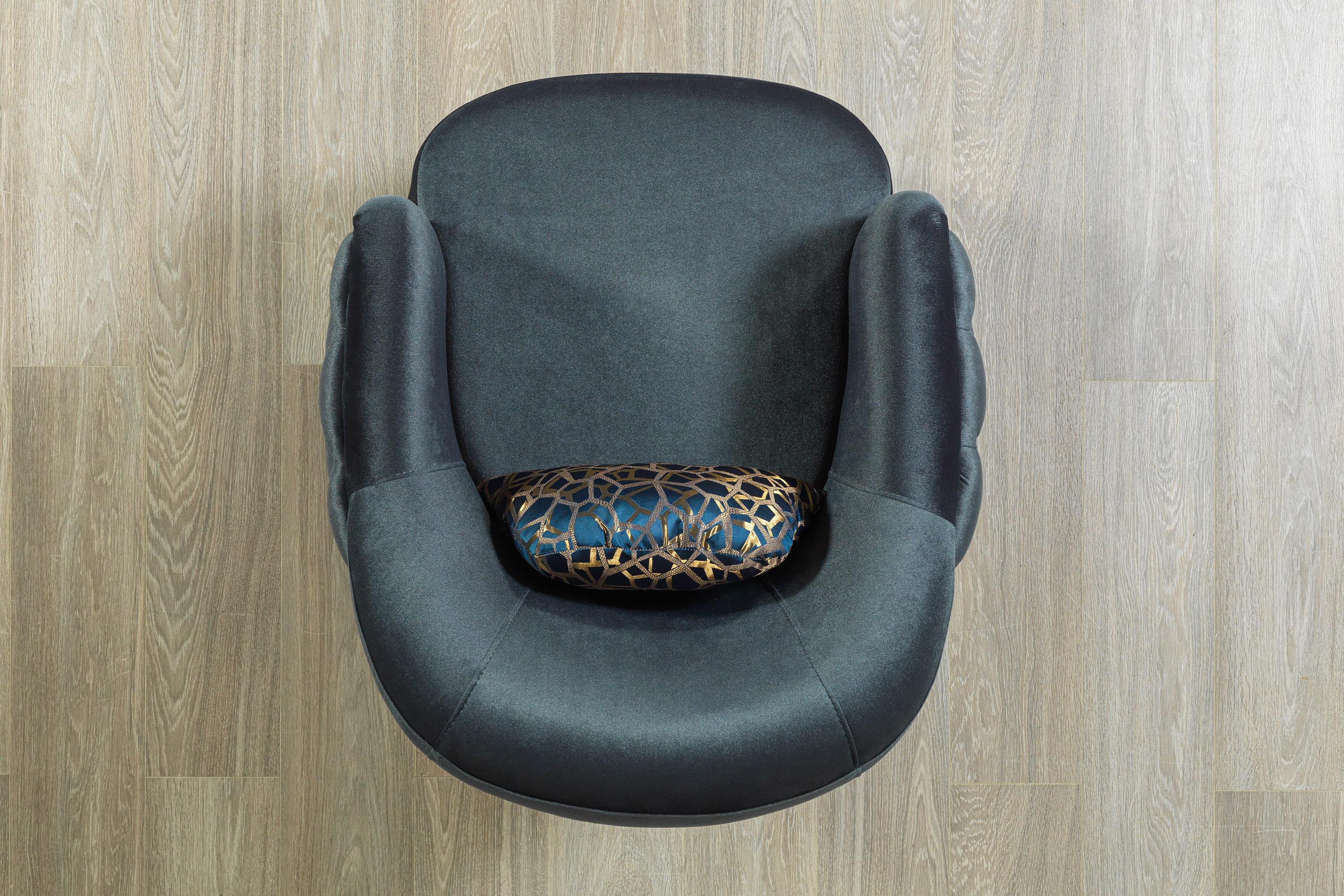 Nova™ Victoria Velvet Chair - Holly Green