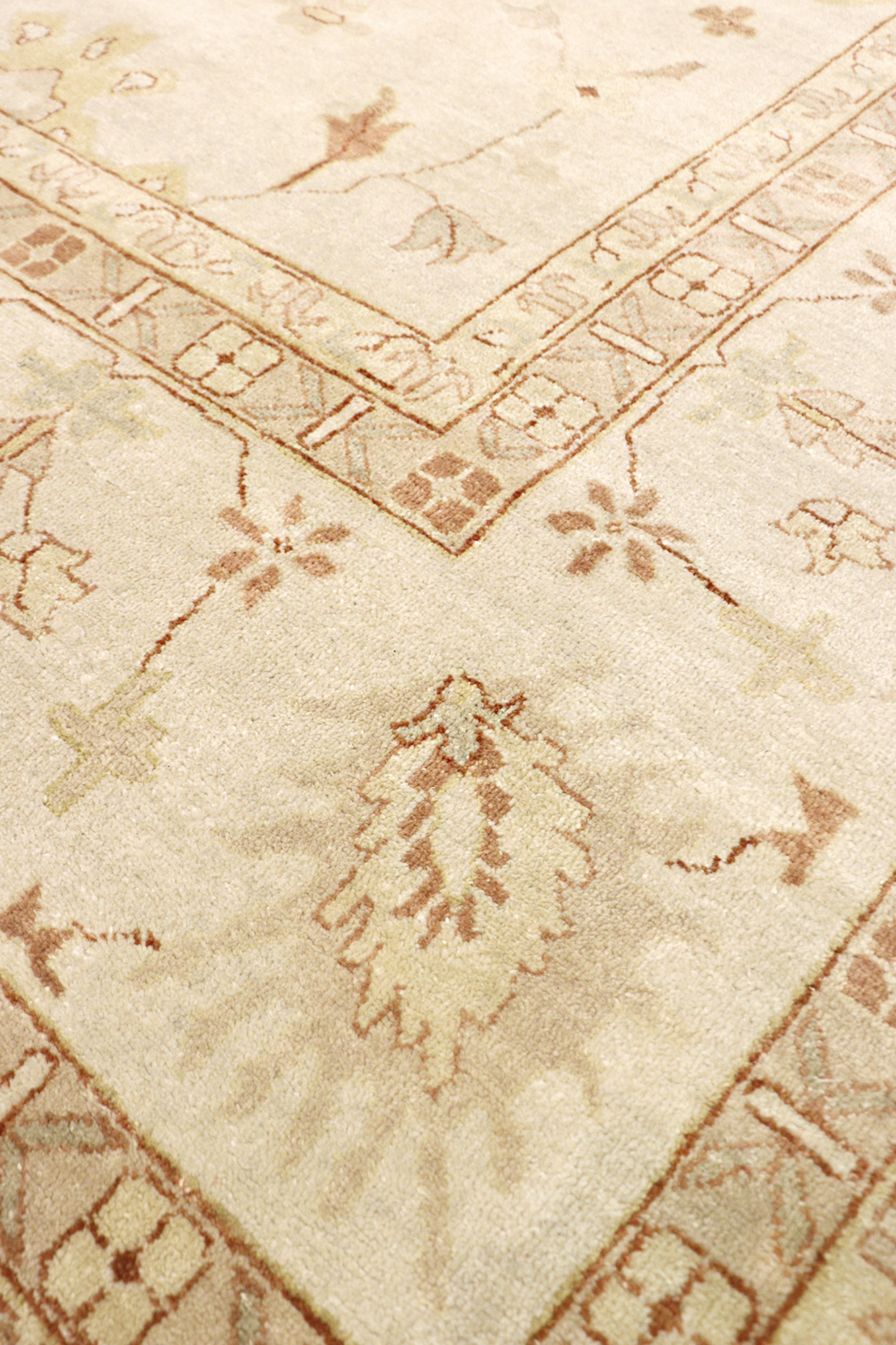 Pasargad - Oushak Collection Hand-Knotted Lamb's Wool Area Rug in Ivory, 141" x 179" (PD-1324 12X15)