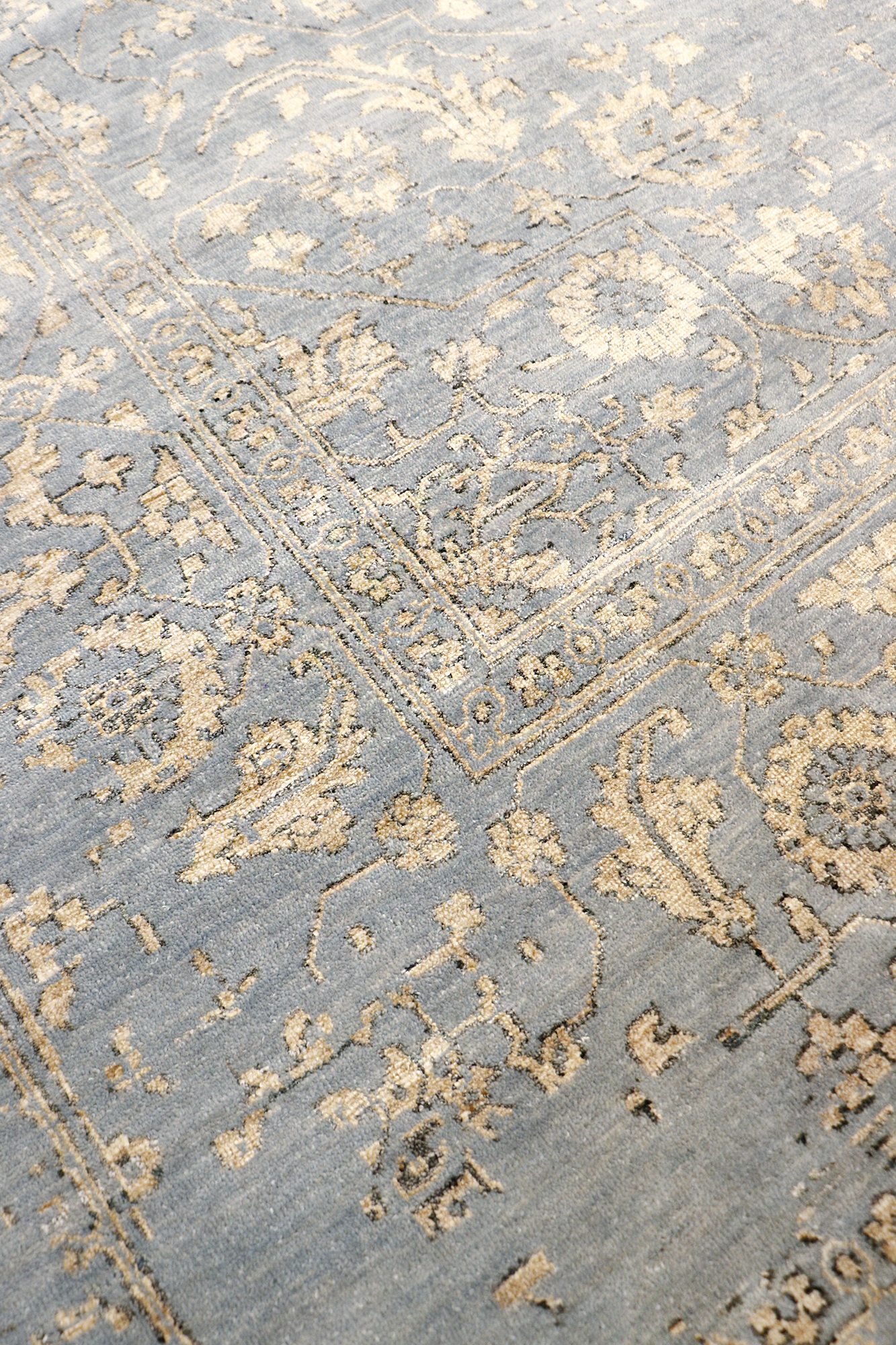 Pasargad - Transitional Collection Hand-Knotted Bamboo Silk/Wool Area Rug in L. Blue/Gold, 107" x 141" (pdc-1980 9x12)