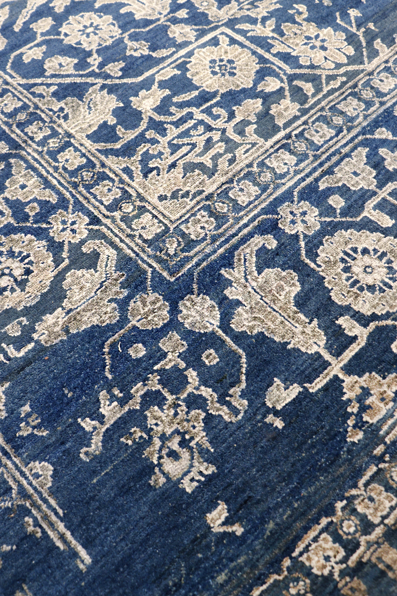 Pasargad - Transitional Collection Hand-Knotted Bamboo Silk/Wool Area Rug in Blue/Silver, 108" x 142" (pdc-757 9x12)