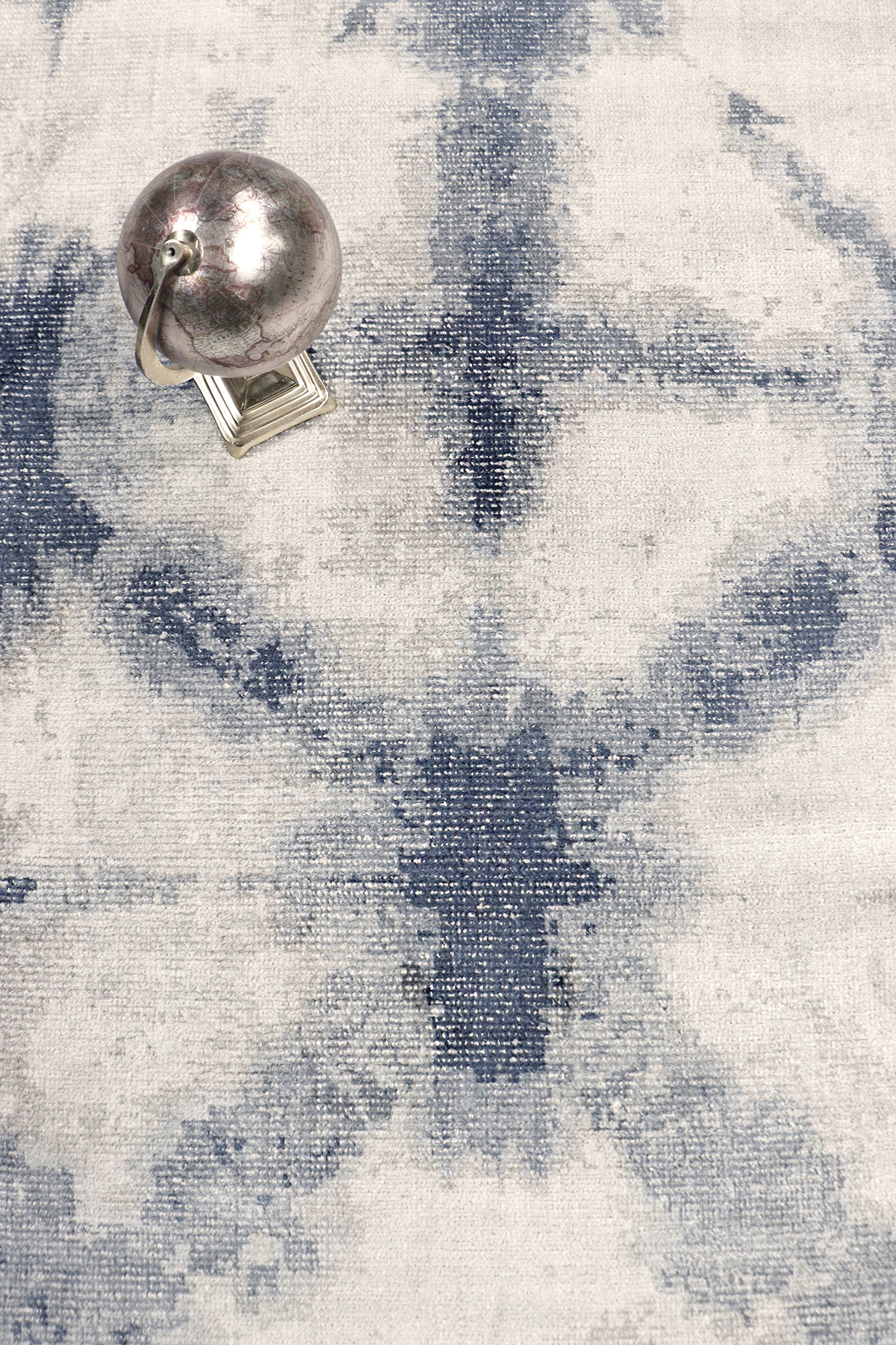 Pasargad Shibori Collection Hand-Loomed Bamboo Silk/Wool Area Rug - Silver/Blue, 96" x 120" (PEL-12 8x10)