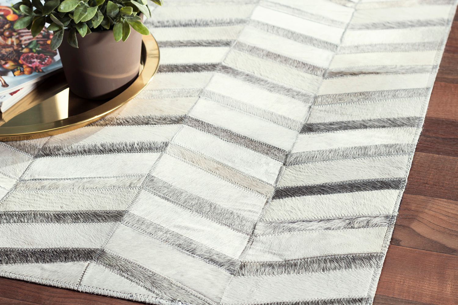 Pasargad Hand-Loomed Cowhide Silver Area Rug (PTX-4685 5X8) - 60'' x 96''