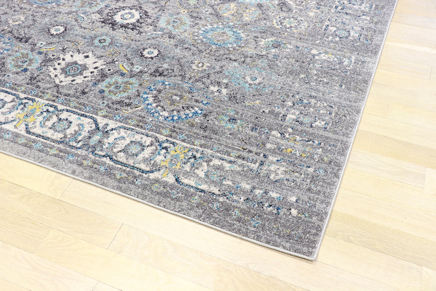 Pasargad Chelsea Collection Power-Loomed Polypropylene/Polyester Area Rug - Silver, 48" x 72" (rc-5586ss 4x6)