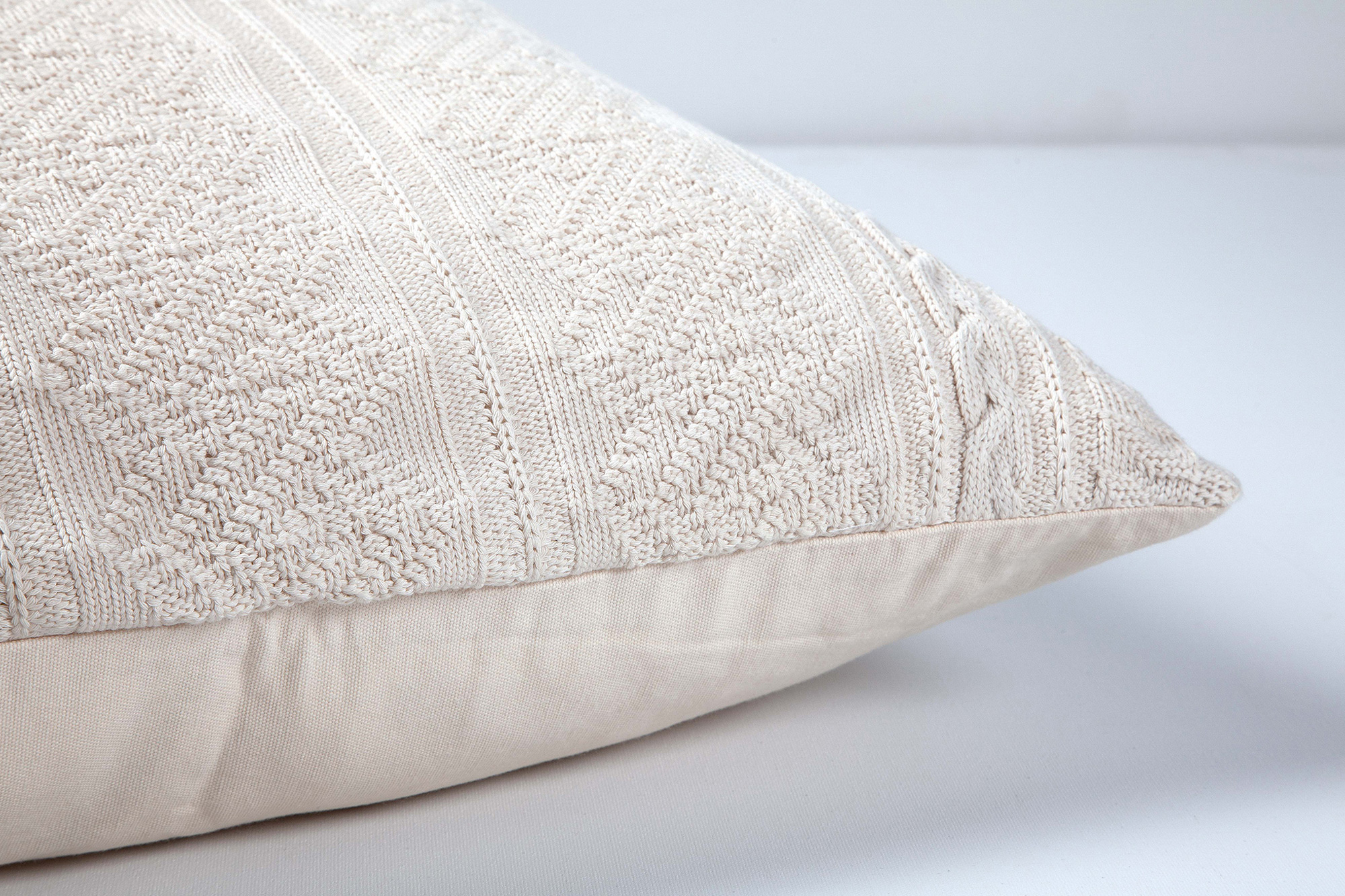 Renwil™ - Garton Pillow