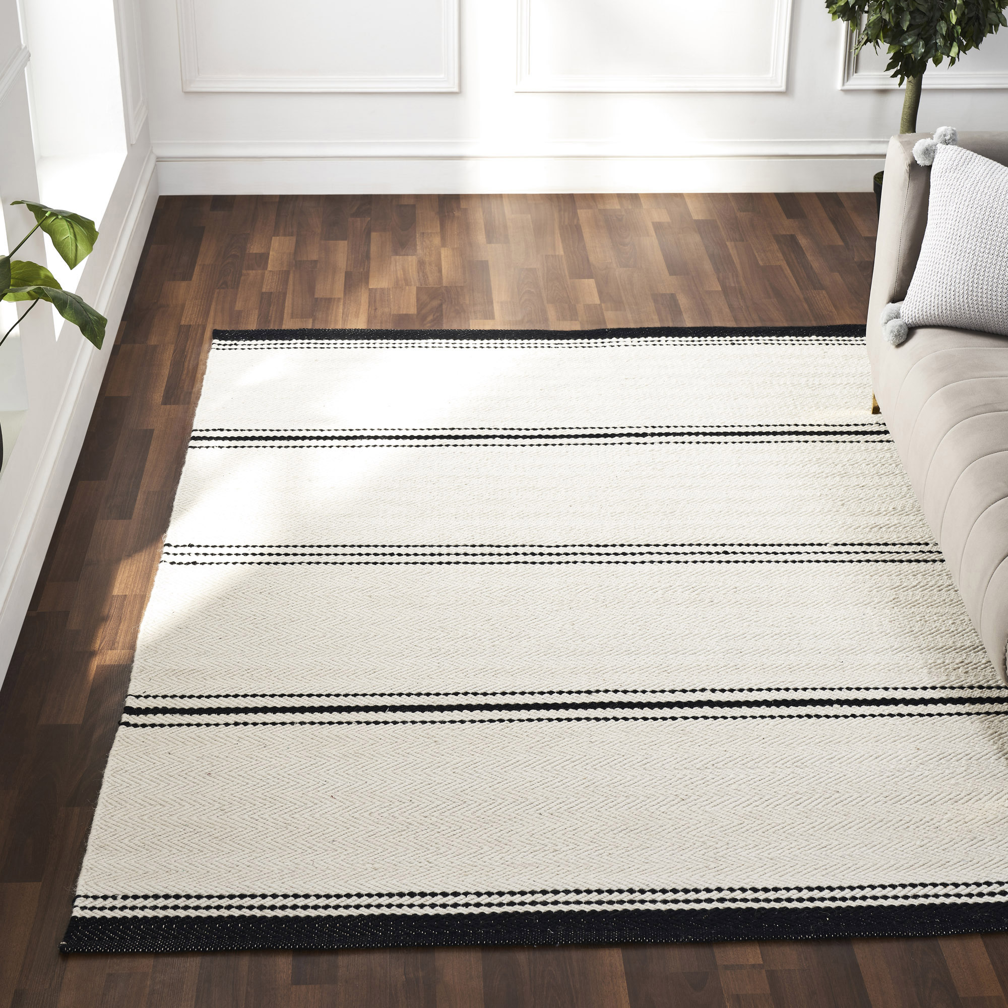 Renwil Allen 10002 Rug - Ivory/Black, 2" X 3,3"