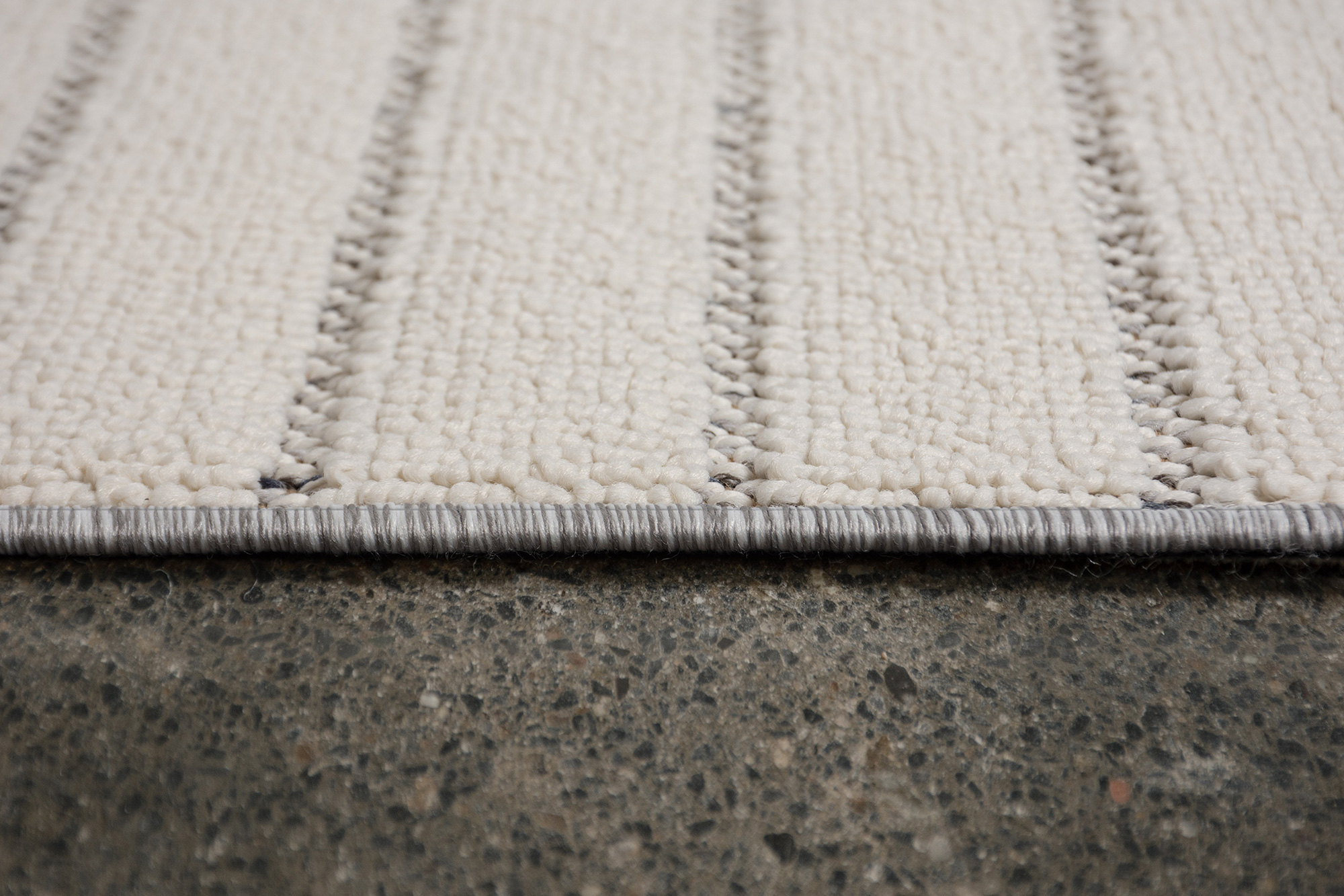 Renwil™ Ambrose 10193 Rug - Ivory, 3" X 5"