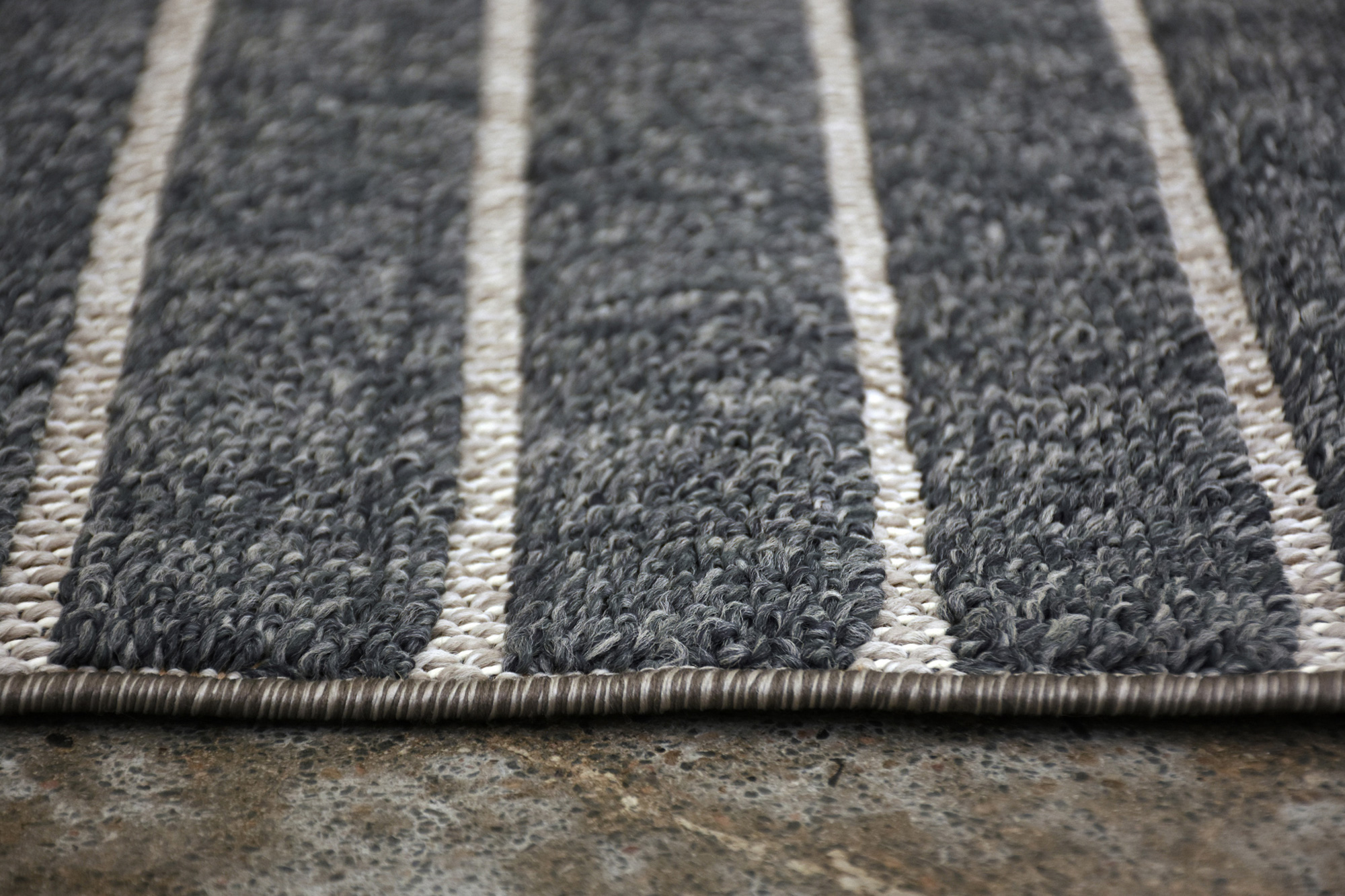 Renwil Ambrose 10418 Rug - Navy/Gray, 9,1" X 13,1"