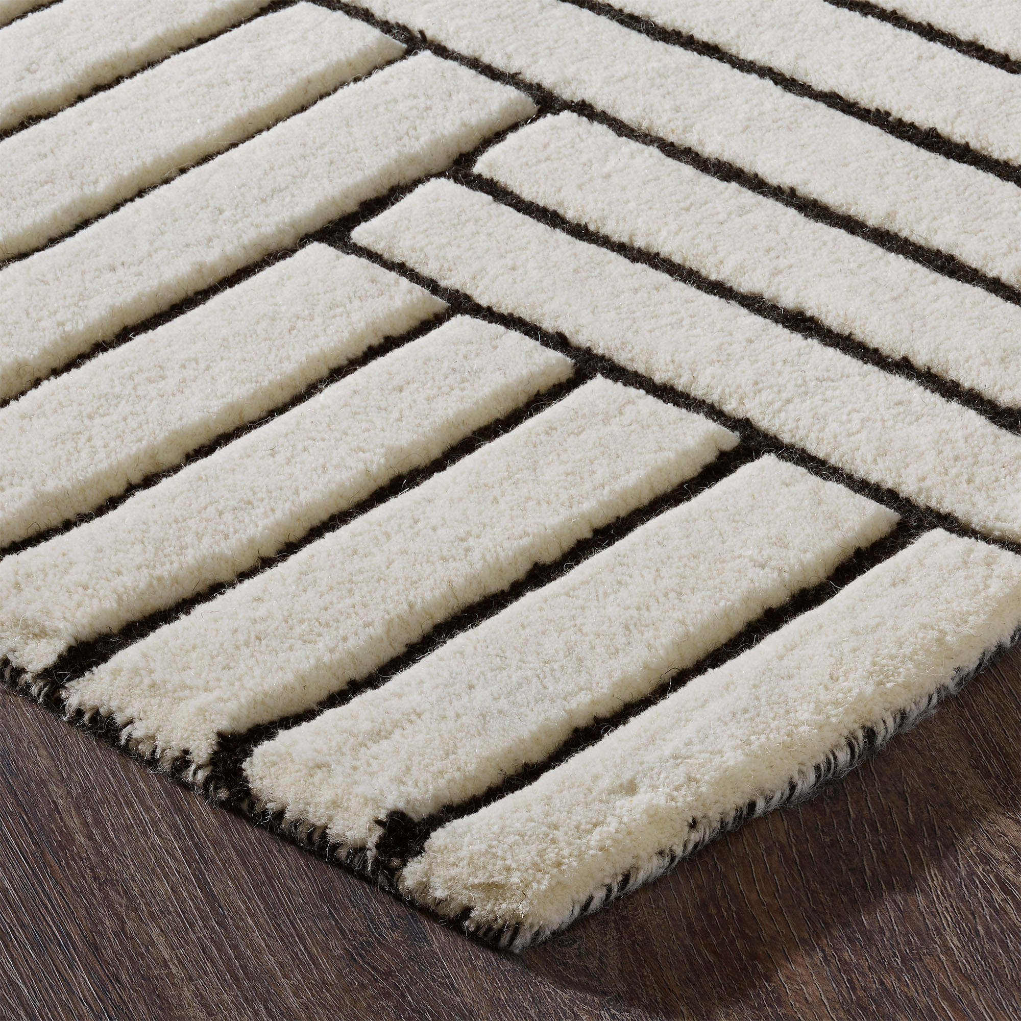 Renwil Arctica Rug - Off-White/Black, 16" X 16"