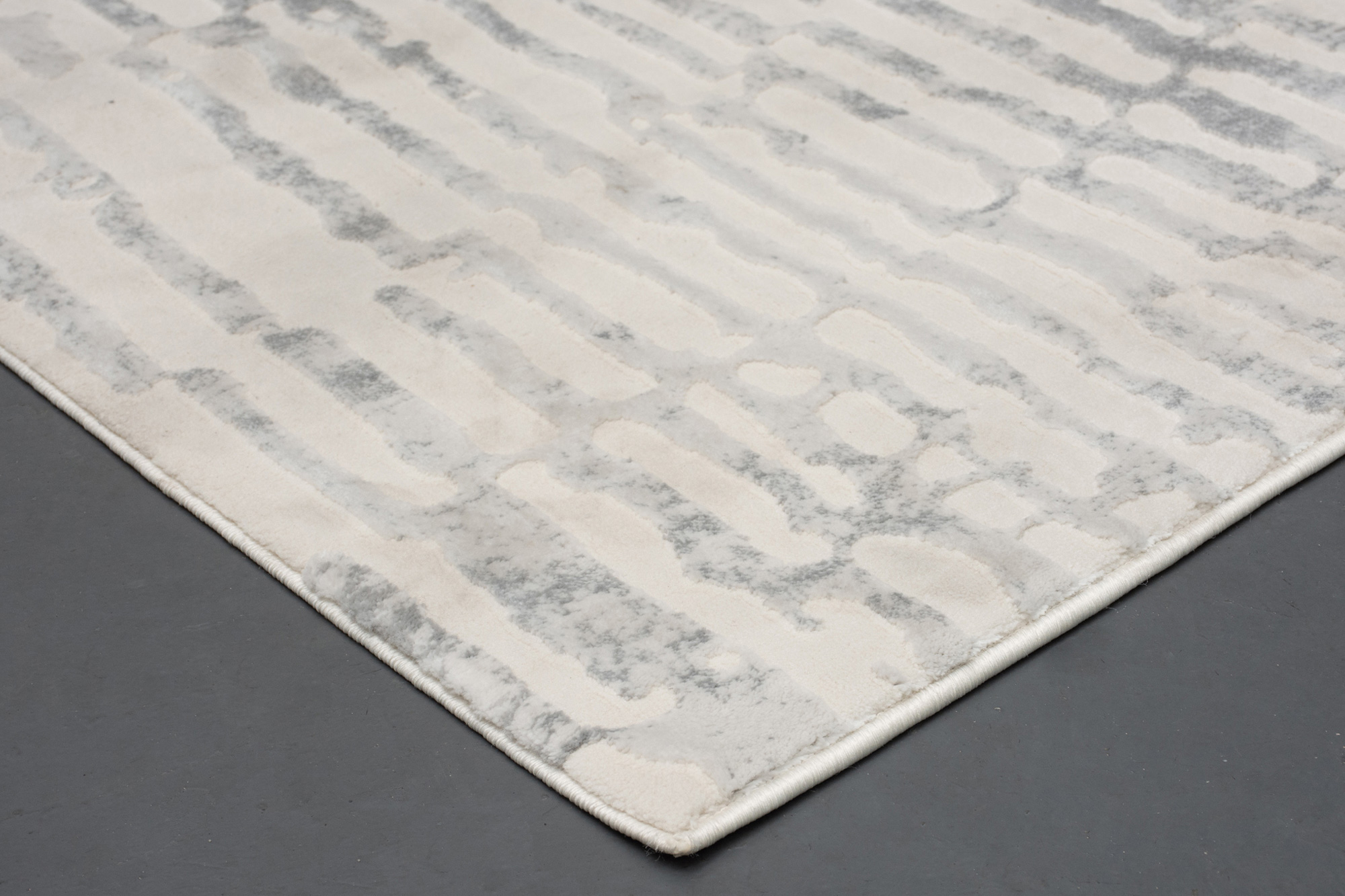 Renwil Ariella 18387 Rug - Ivory/Gray, 2,7" X 10"