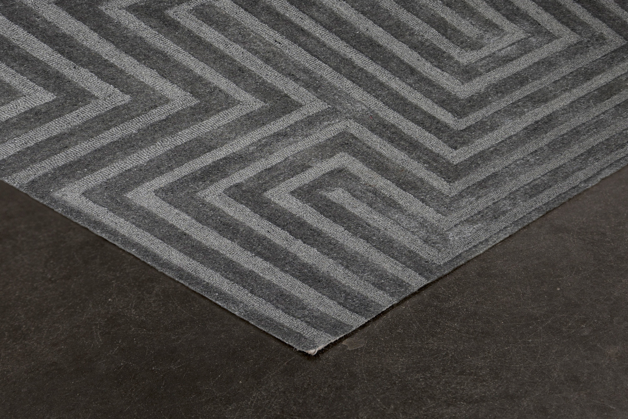 Renwil Graceland Rug - Dark Gray, 5" X 8"