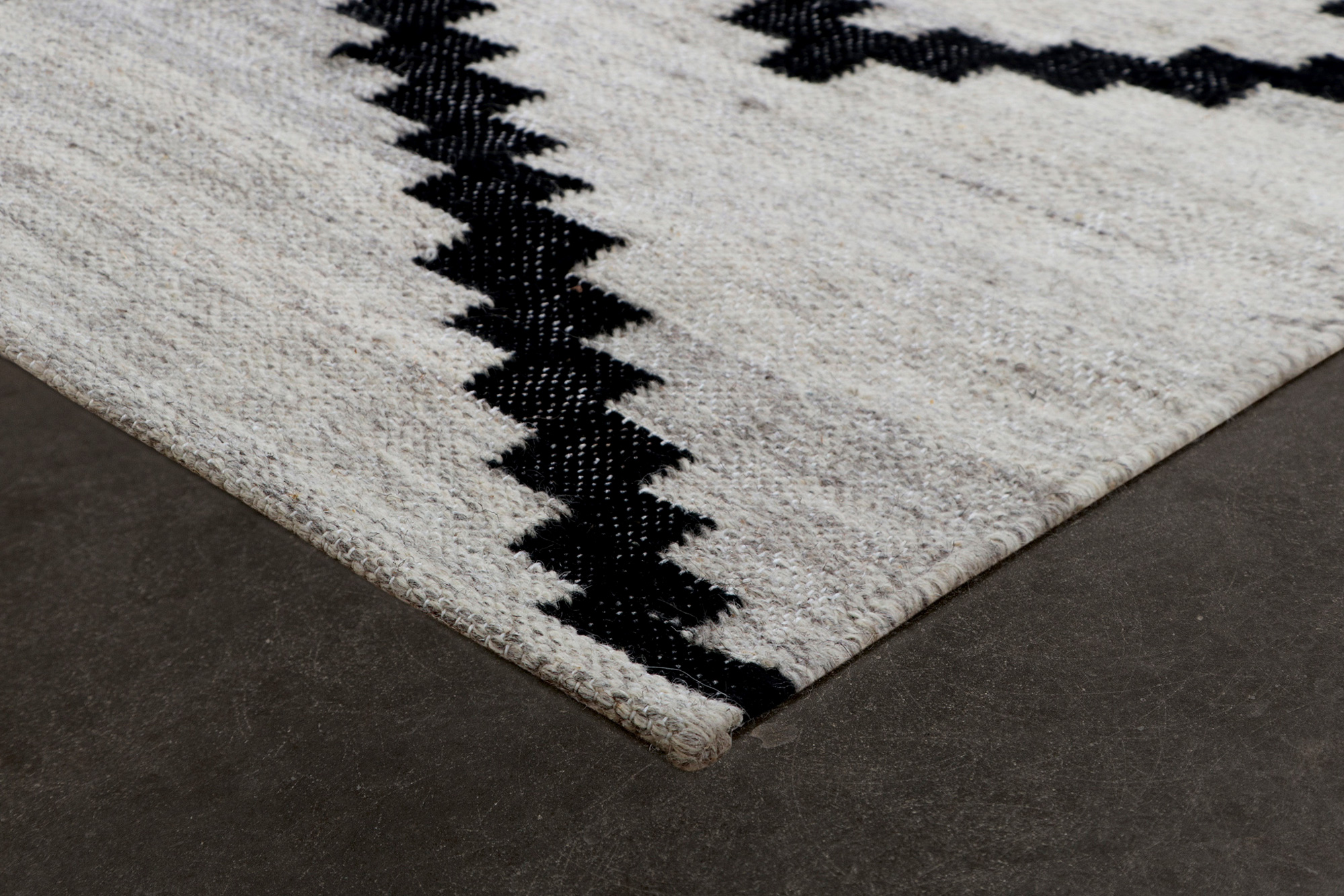 Renwil™ Zaatar Rug - Beige/Black, 3" x 4"