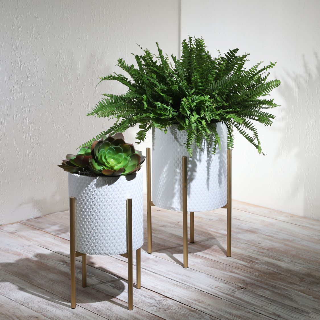 Sagebrook Textured Planters On Metal Stand (Set Of 2) - White/Gold