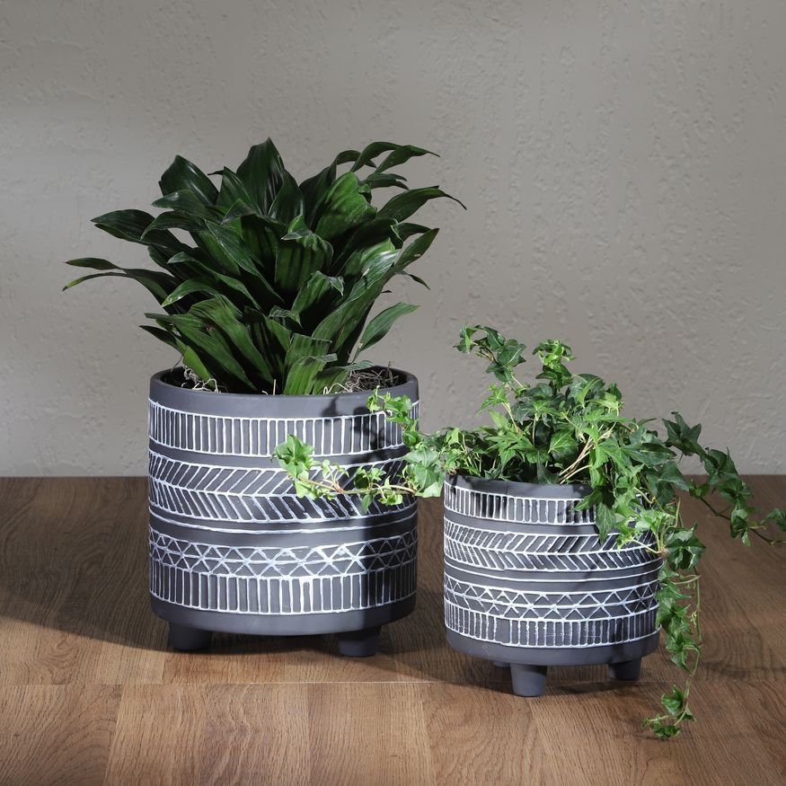 Sagebrook 6"/8" Tribal Look Footed Planters (Set Of 2) - Black