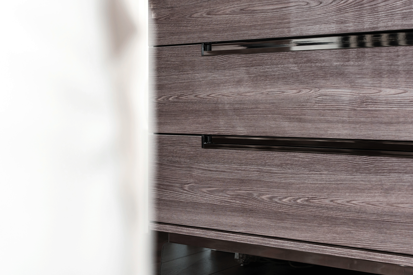 Status - Viola Chest