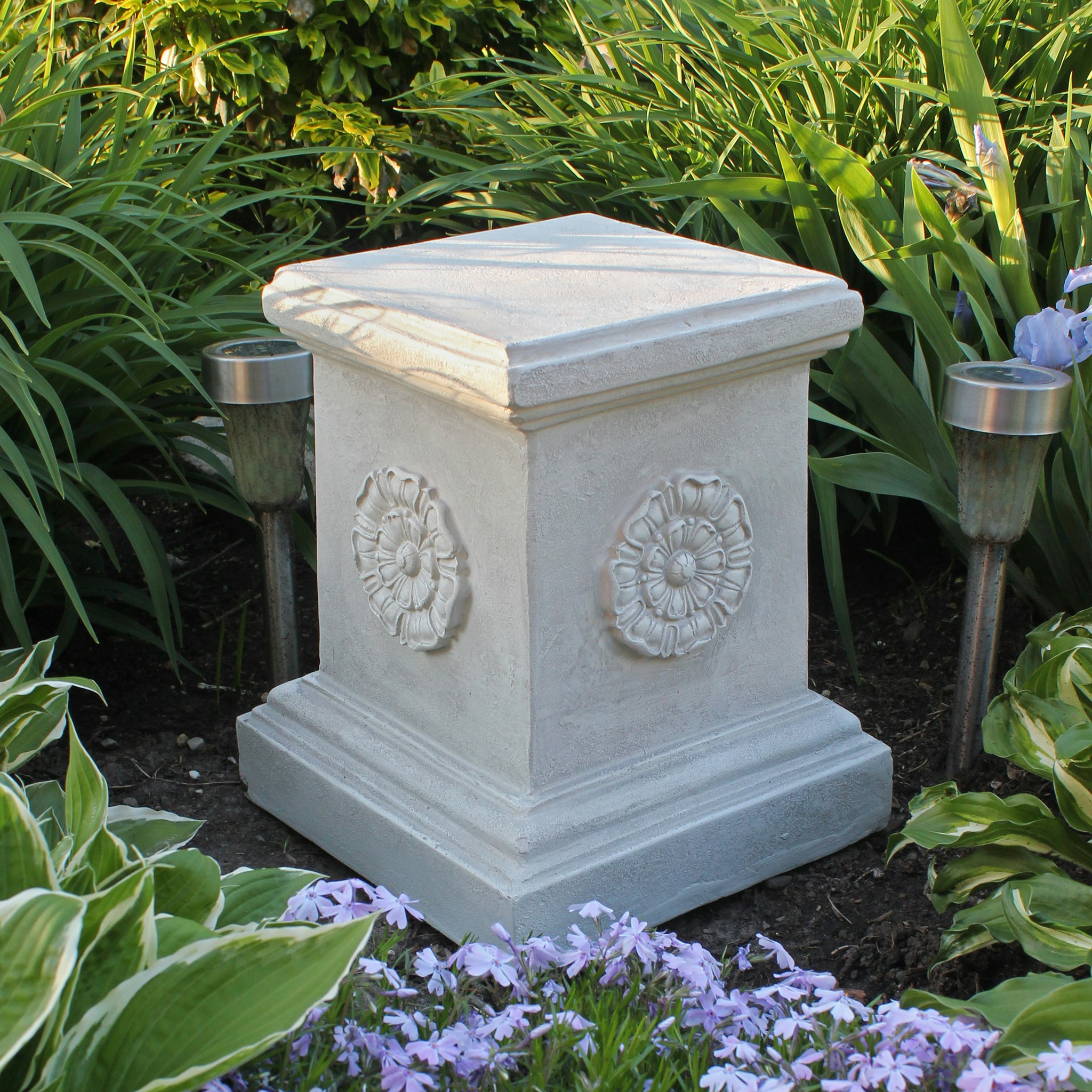 Toscano - English Rosette Garden Sculptural Plinth