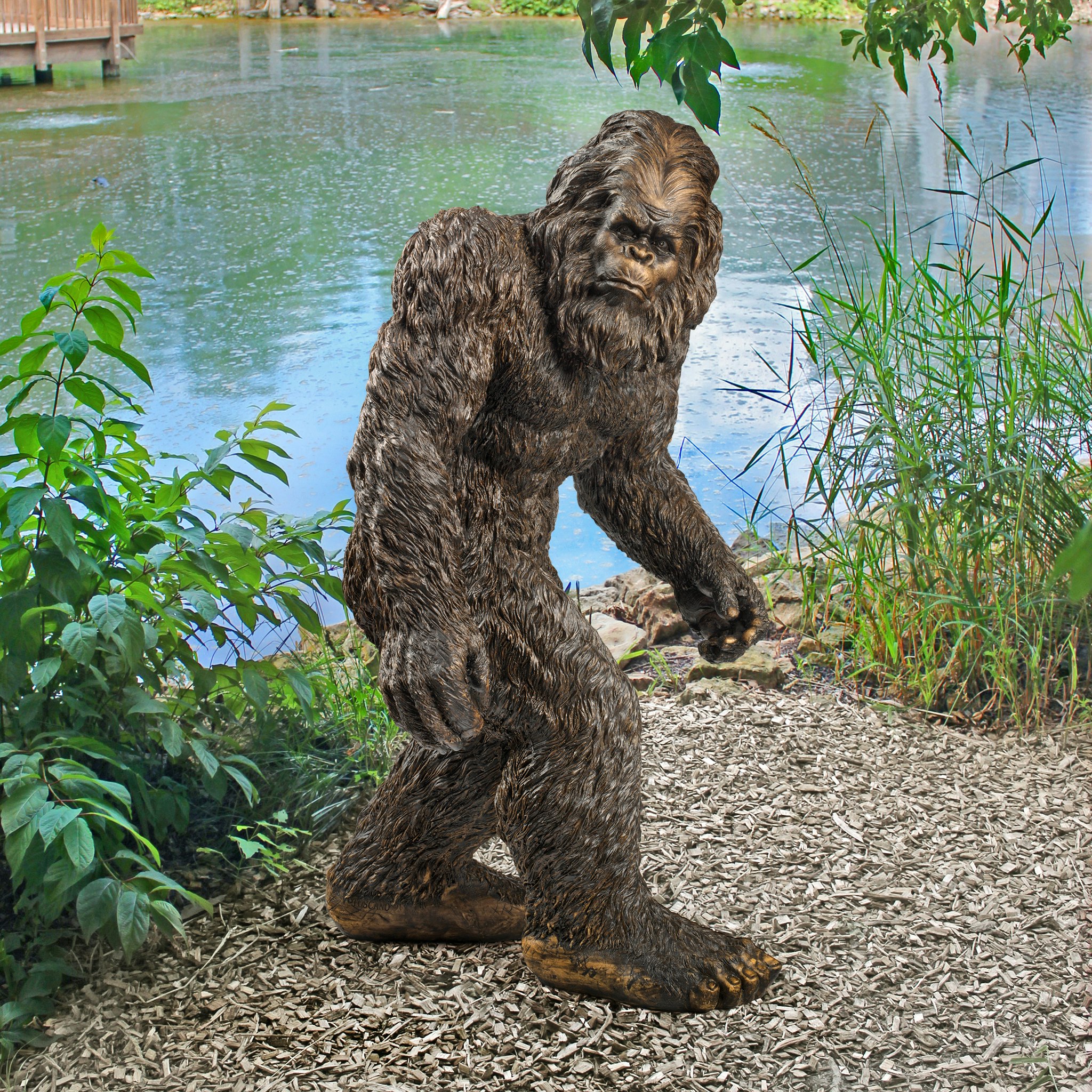 Toscano - Bigfoot the Garden Yeti Statue