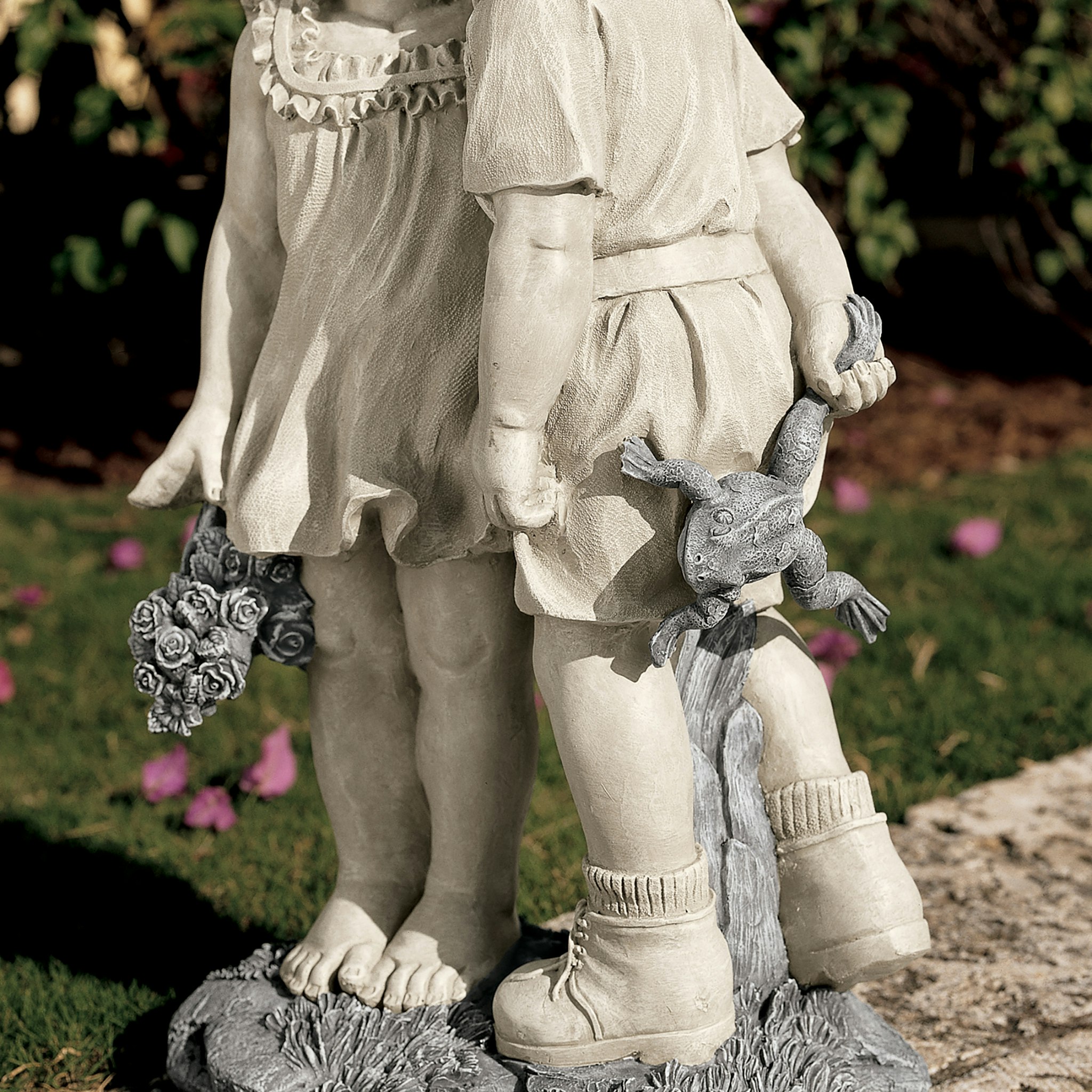 Toscano - Young Sweethearts Kissing Children Garden Statue