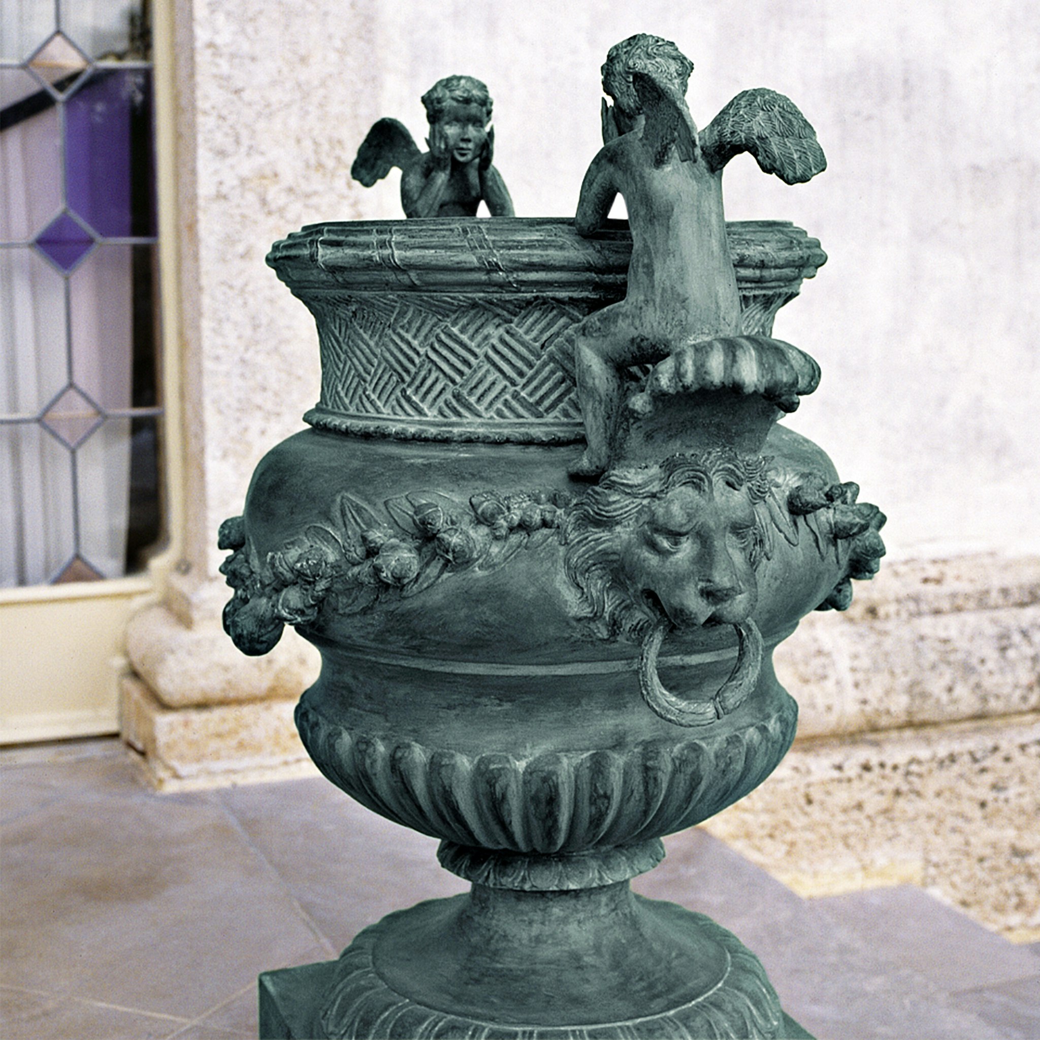 Toscano - The Duval Double Cherub Garden Urn