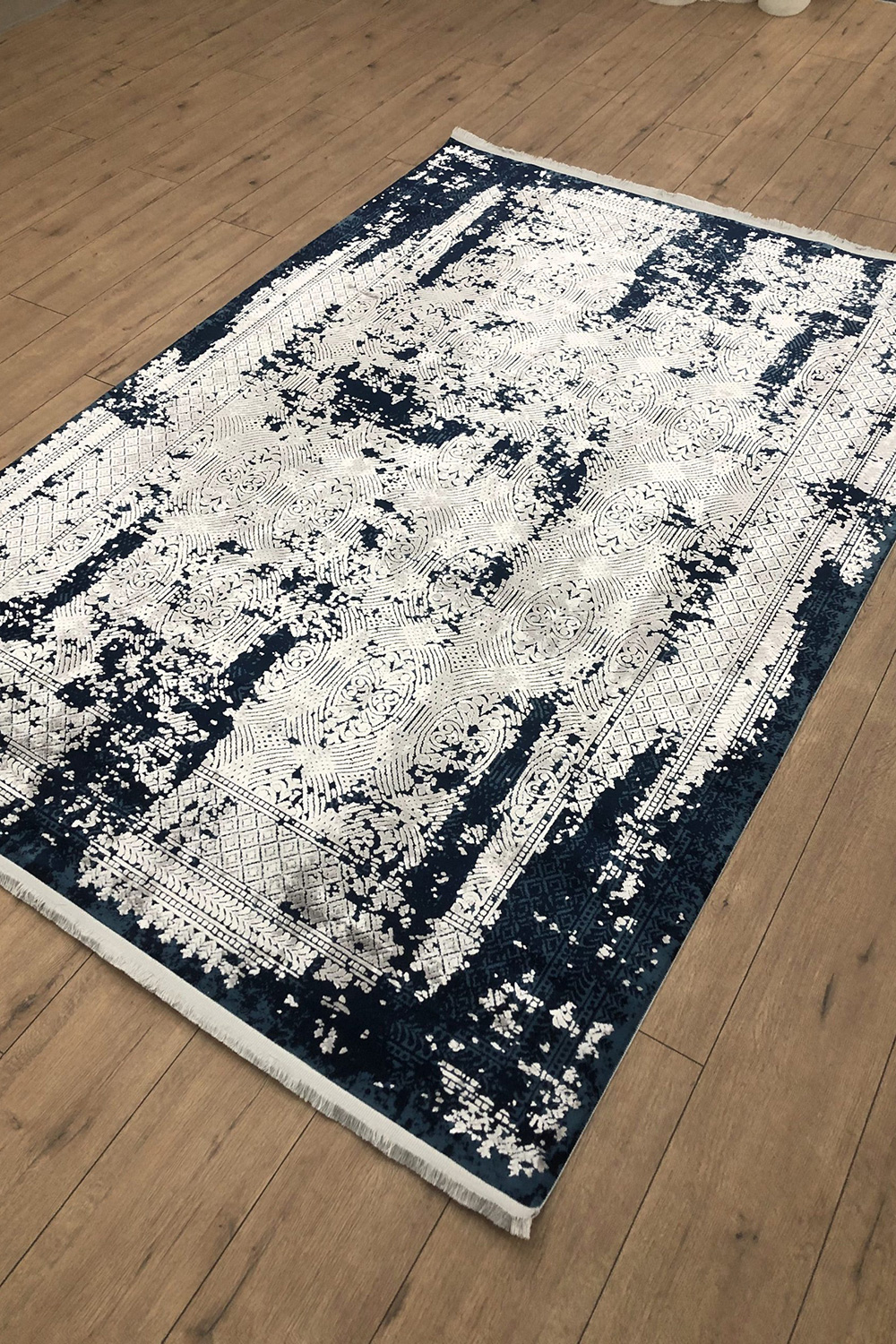 Whiteline Juliet Rug - Multicolor, W 65"