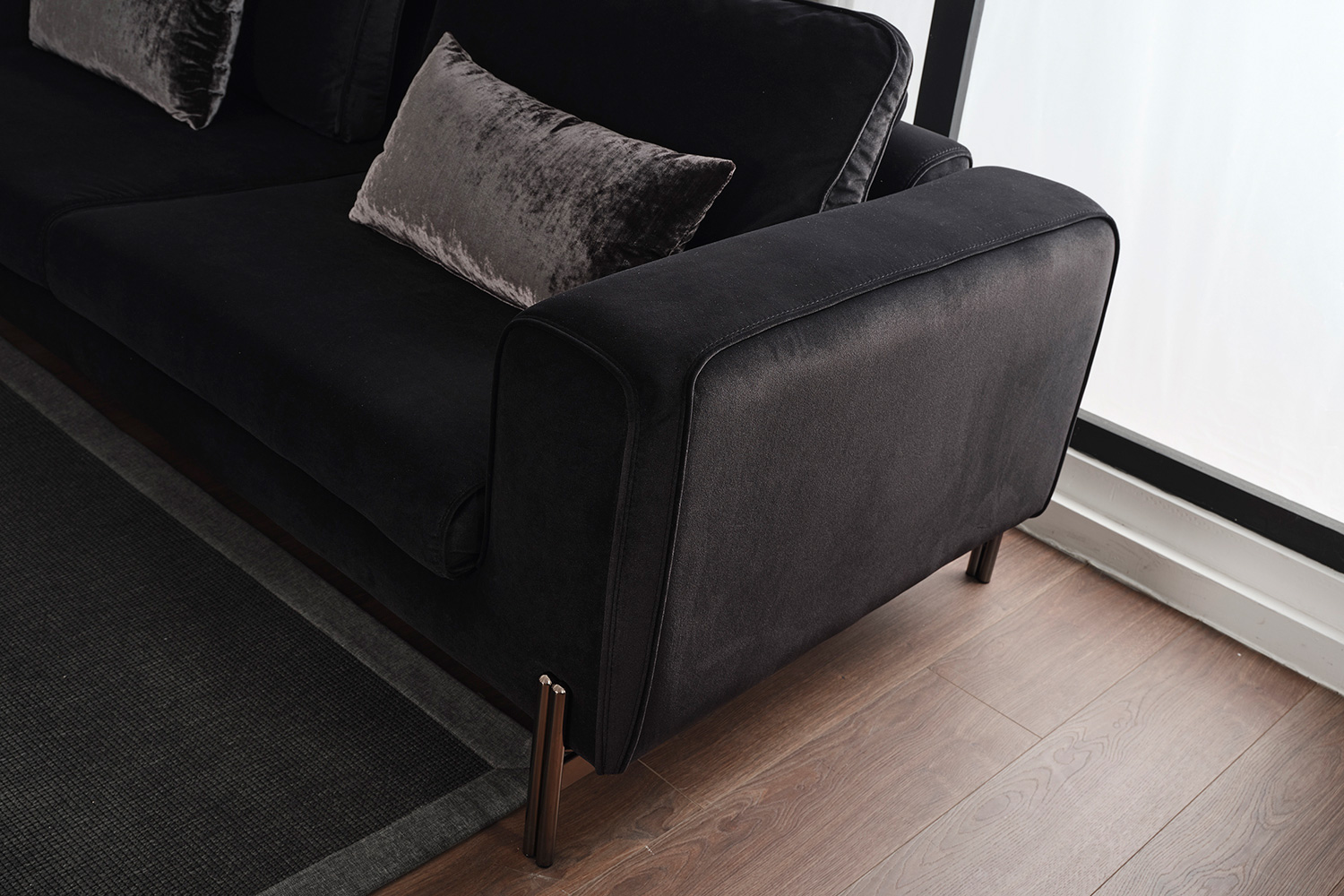 Whiteline - Favori Sofa in Black