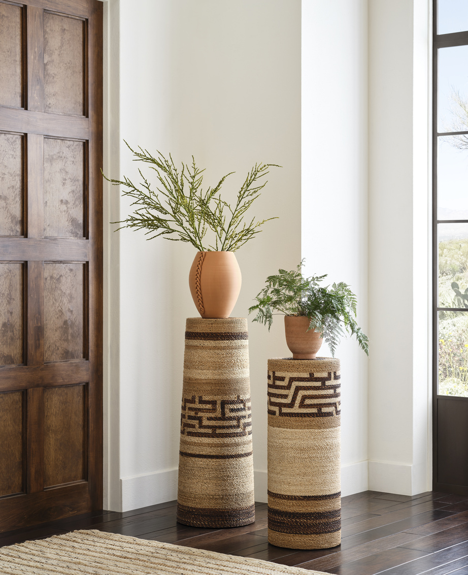 Wildwood - Calusa Pedestal II in Brown