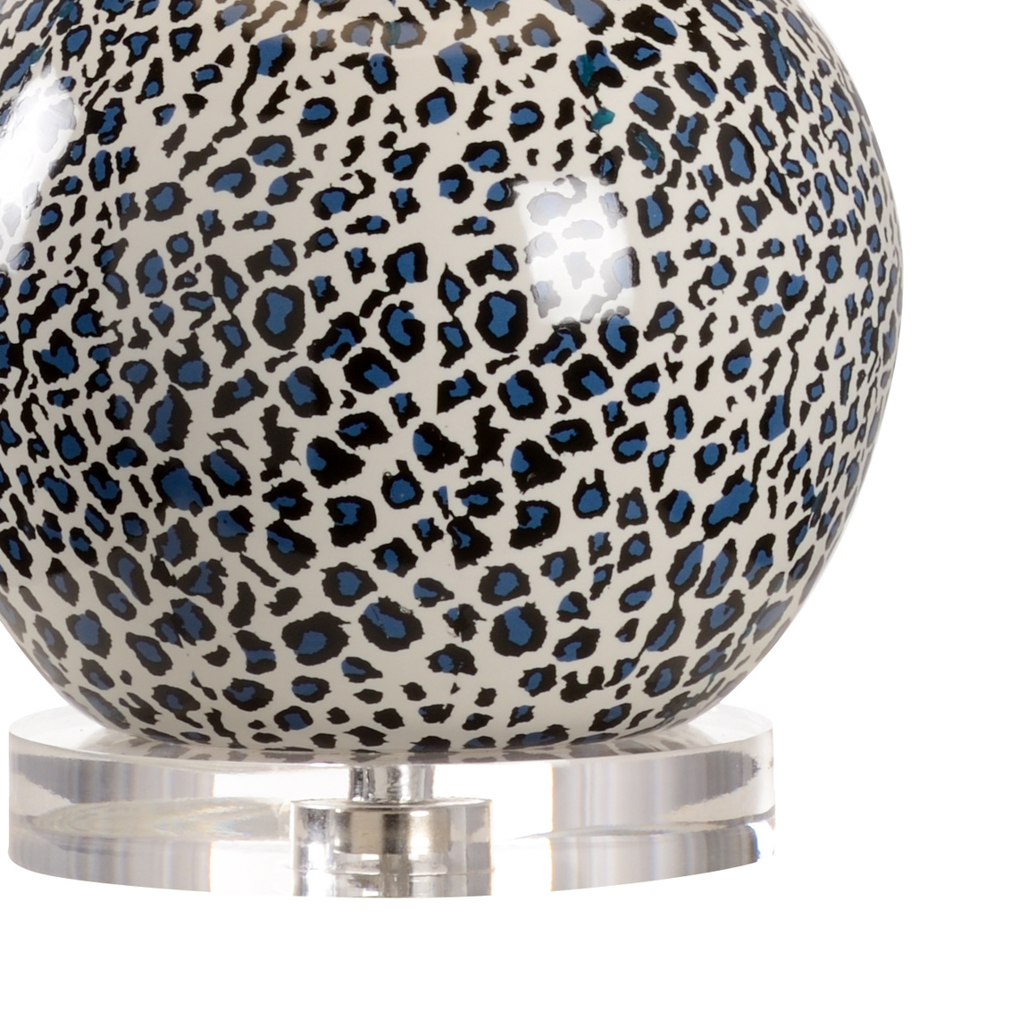 Wildwood - Snow Leopard Lamp