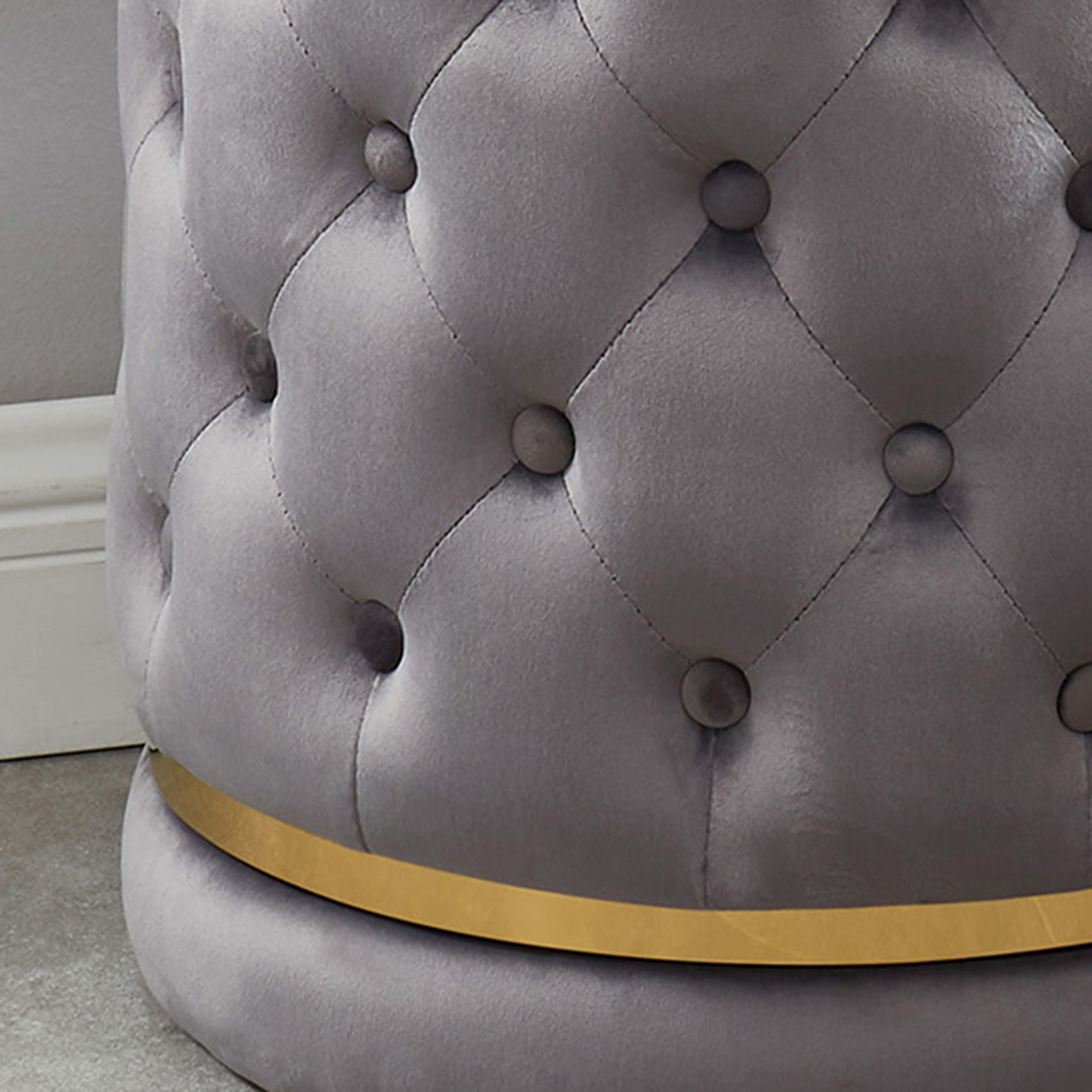 Worldwide Delilah Round Ottoman - Gray/Gold