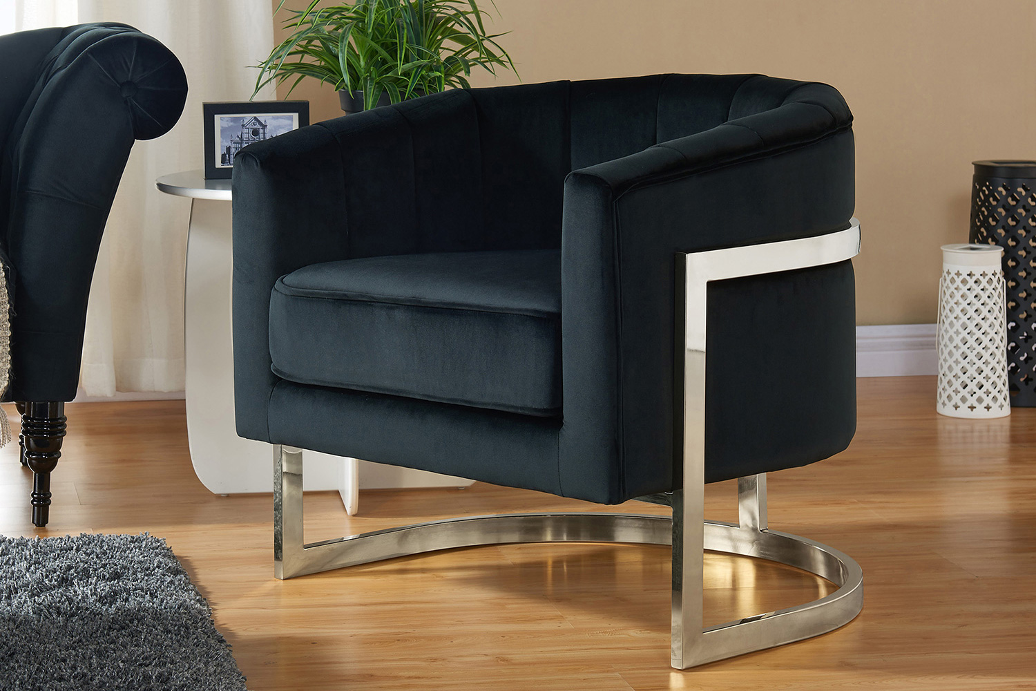 Worldwide - Tarra Accent Chair