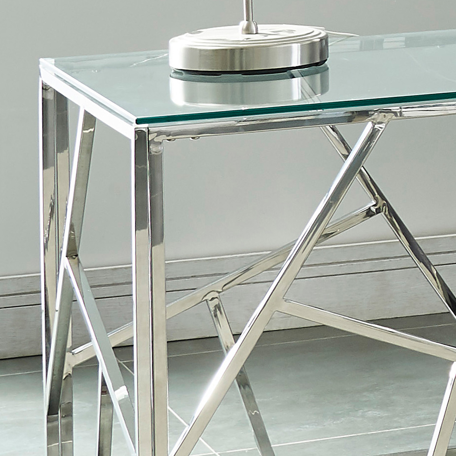 Worldwide - Juniper Accent Table in Silver